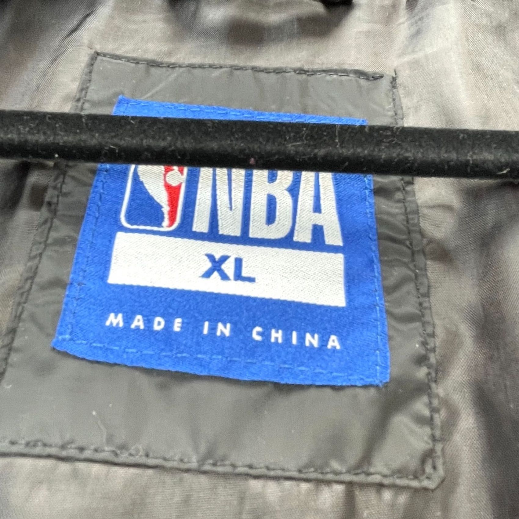 NBA NBA Jacket Black Puffer Coat Insulated Hooded Full Zip Logo XL Mens Size US XL / EU 56 / 4 - 7 Thumbnail