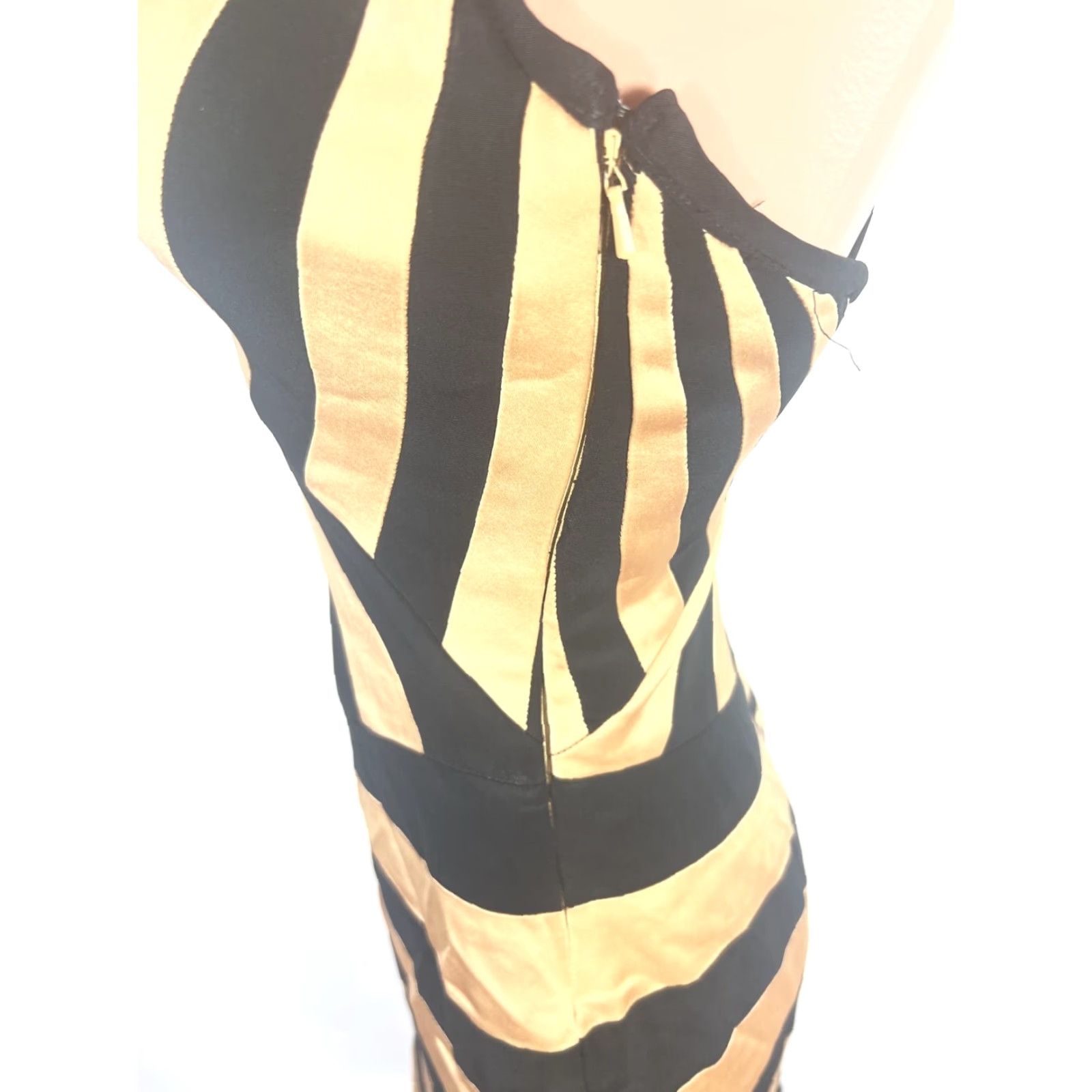 black and gold la femme dress La Femme Prom Style 28913 – Instant Dress