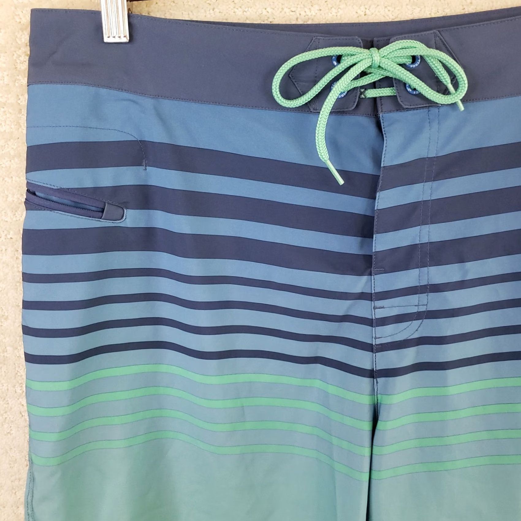 Vineyard Vines Vineyard Vines Board Shorts Men 36x9 Blue Green Striped Drawstring Pockets Logo Surfing Beach Size US 36 / EU 52 - 2 Thumbnail
