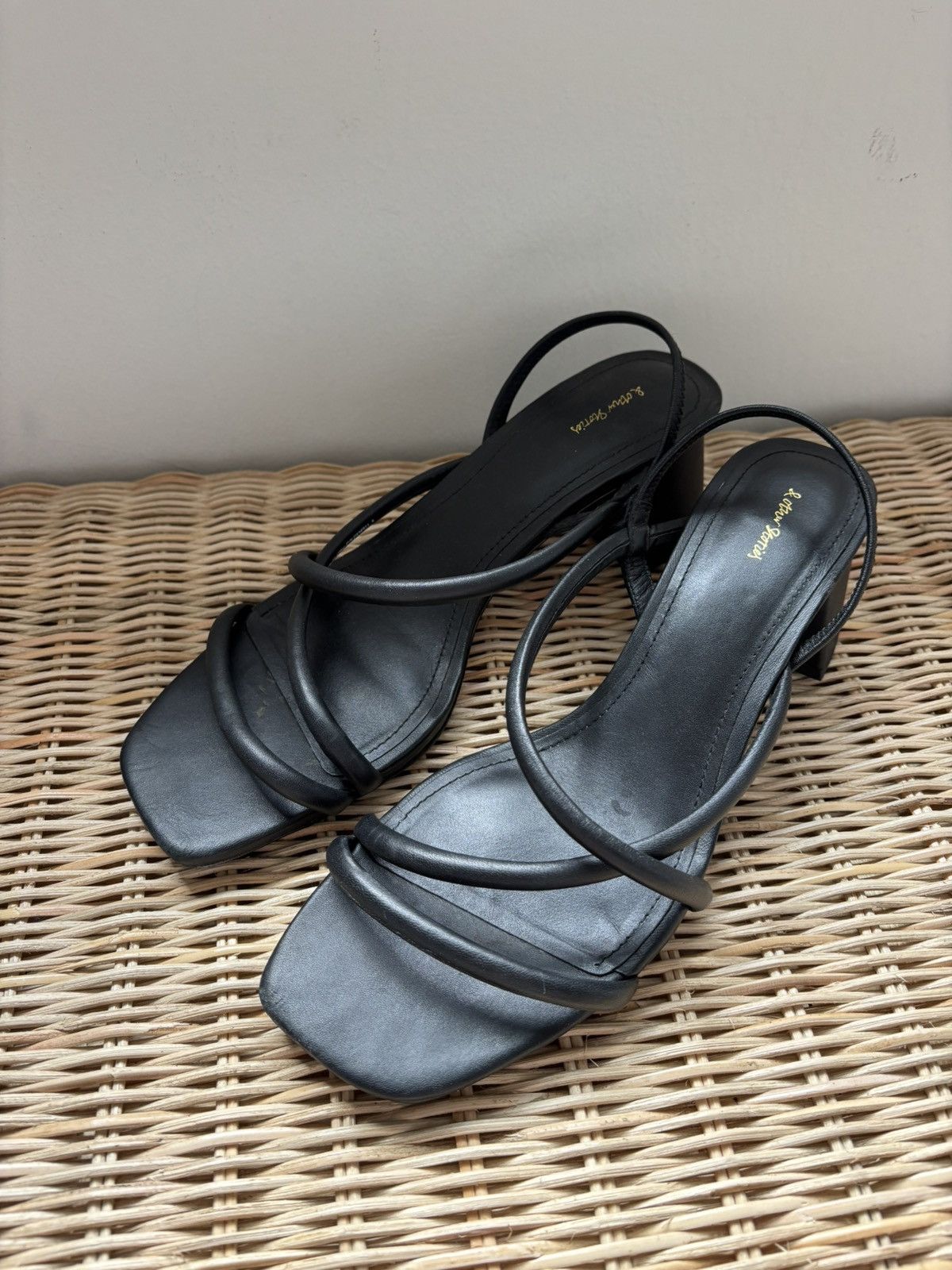 & Other Stories Strappy black leather sandals Size US 9 / IT 39 - 1 Thumbnail