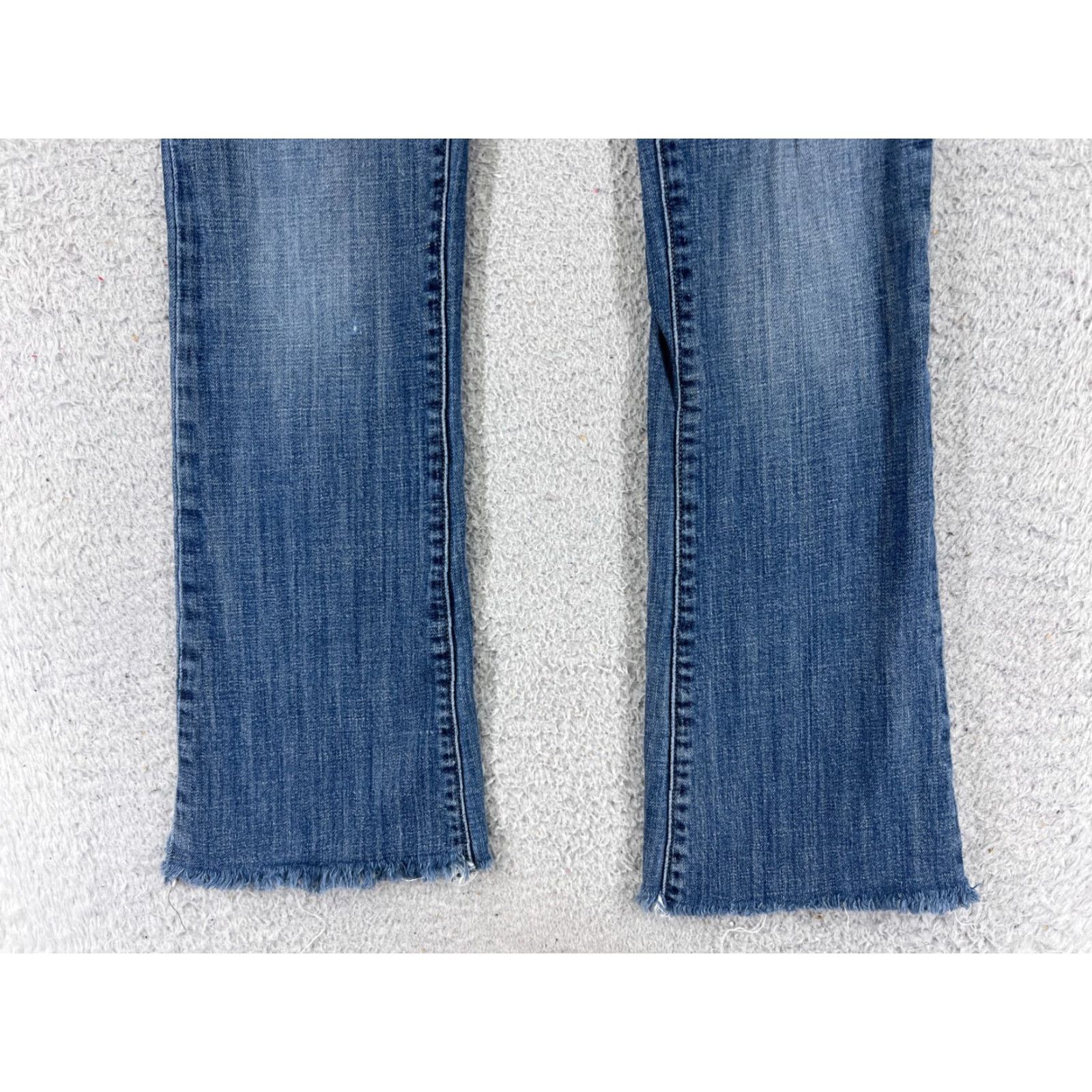 Vintage Rock & Republic Jeans Womens 4 Blue Denim Low Rise Flared 25x29 Cotton Blend 5-Pocket Zipper Button Embroidered Stretch Size 27" / US 4 / IT 40 - 2 Thumbnail