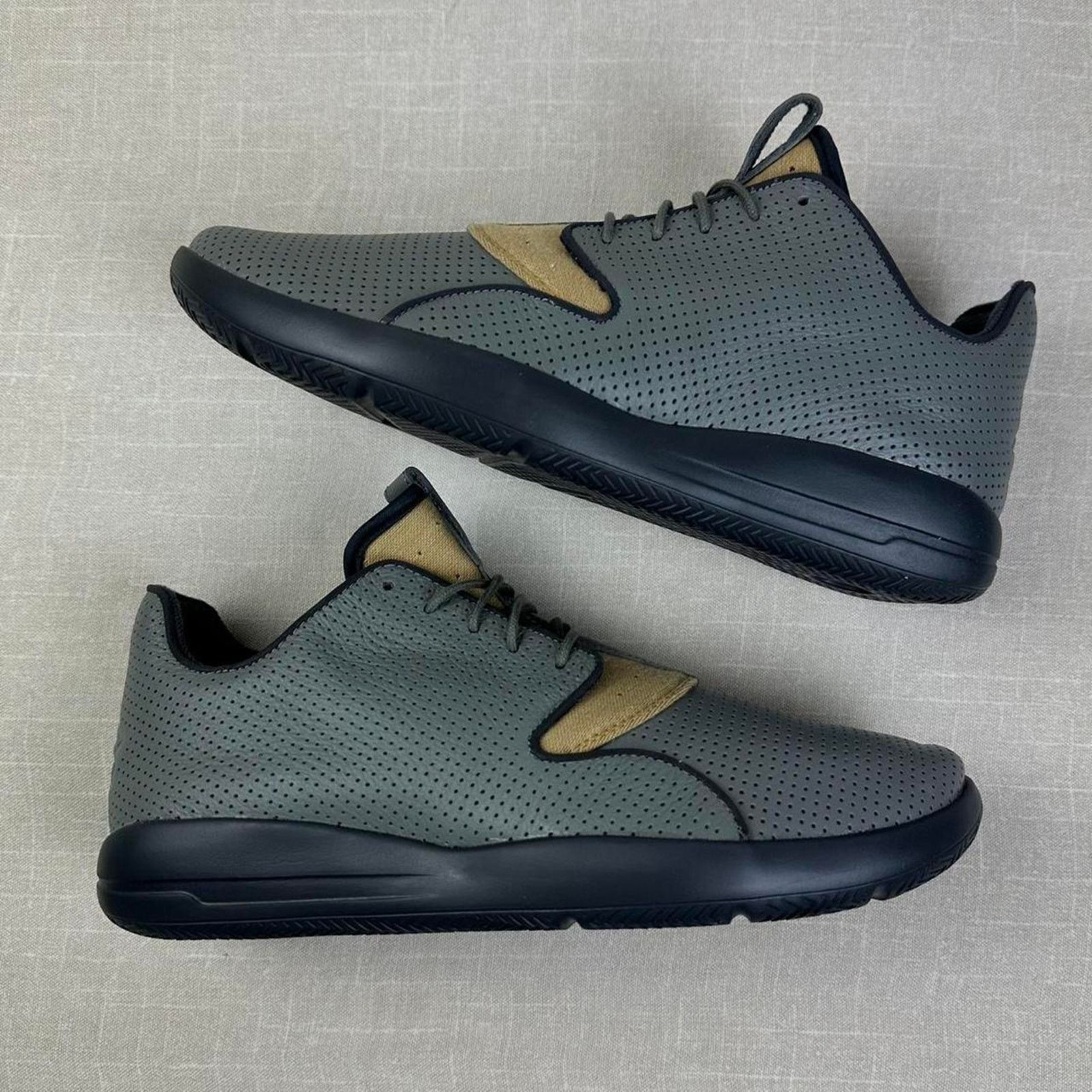 Jordan Brand 🇩🇪 2015 Jordan Eclipse Leather "Berlin" 13M Size US 13 / EU 46 - 2 Thumbnail