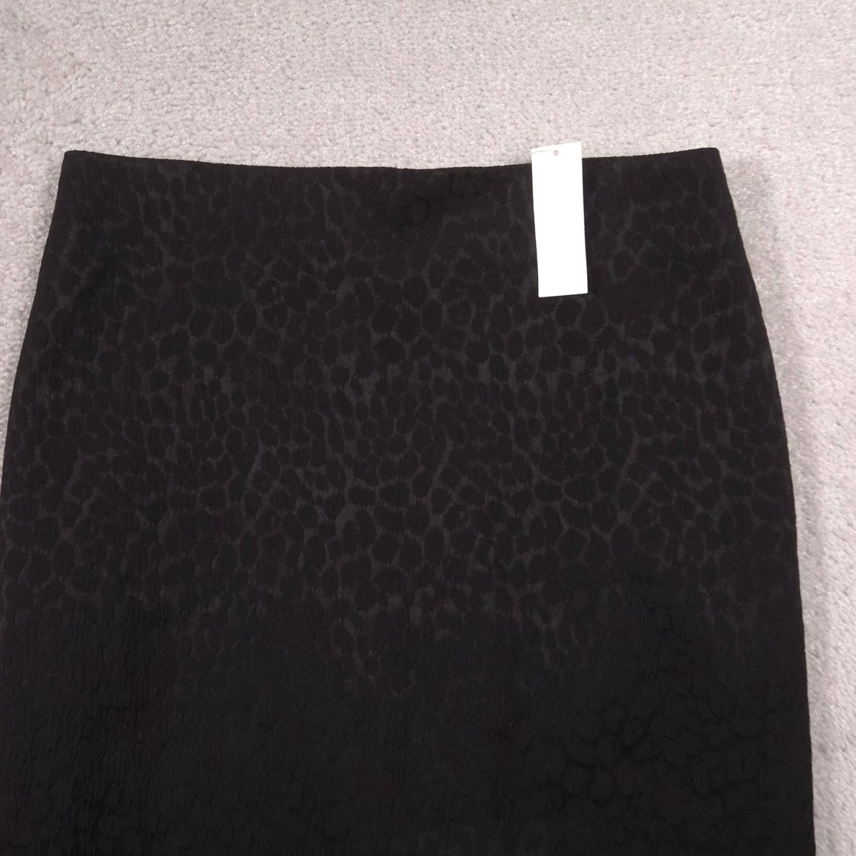 Vintage New York & Company Skirt Womens 4 Black Animal Print Knit Pencil Office Stretch Size 27" / US 4 / IT 40 - 3 Thumbnail