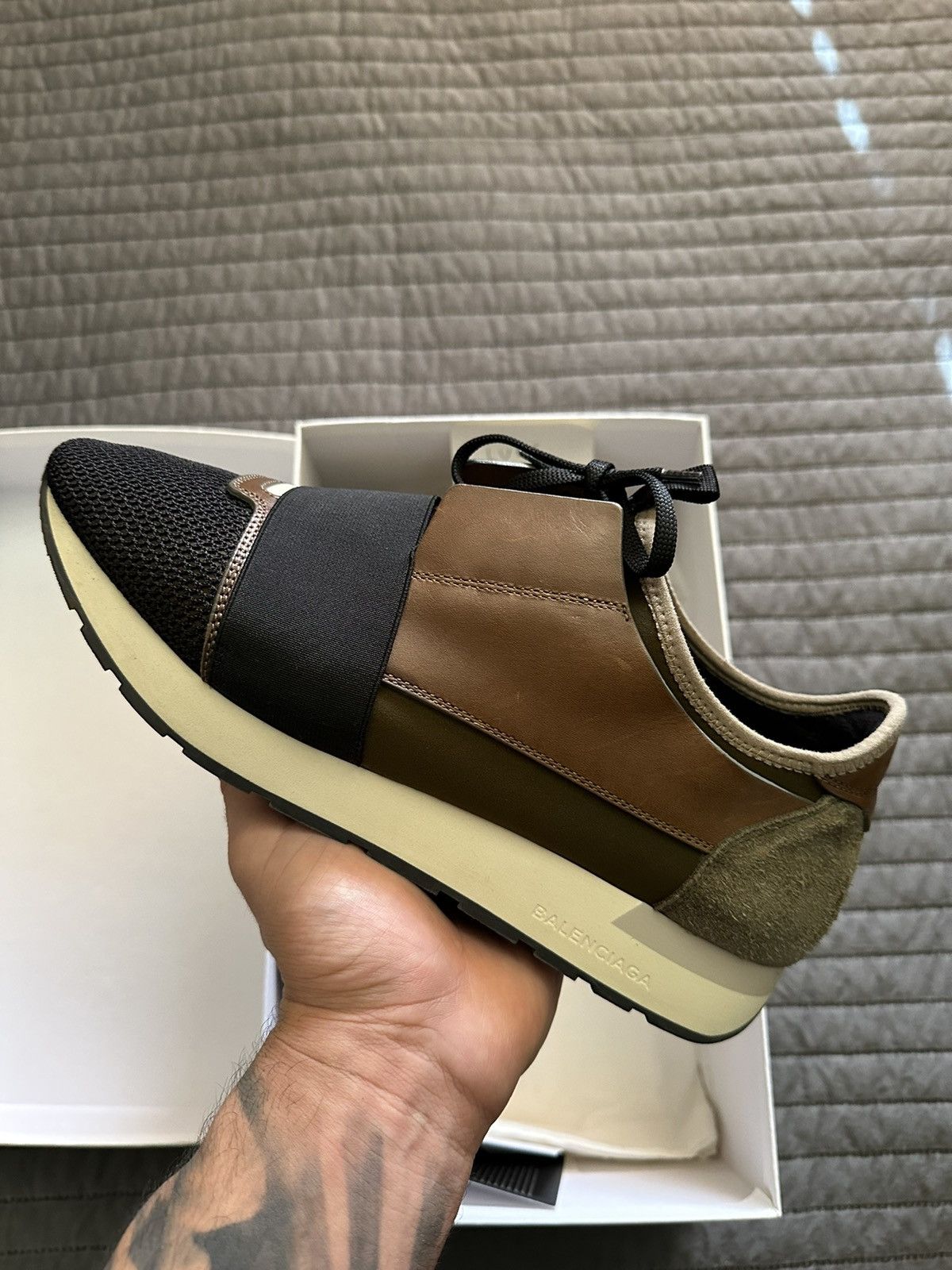 Balenciaga Balenciaga Race Runner Low Top Sneaker Size US 9 / EU 42 - 2 Thumbnail