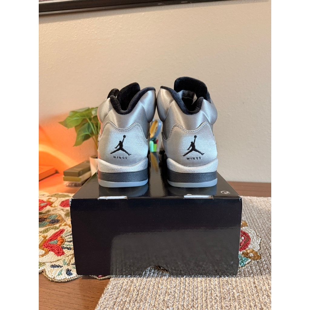 Jordan Brand × Nike Women's Jordan 5 Retro Wings Medium Grey Black Silver Size US 9 / IT 39 - 4 Thumbnail