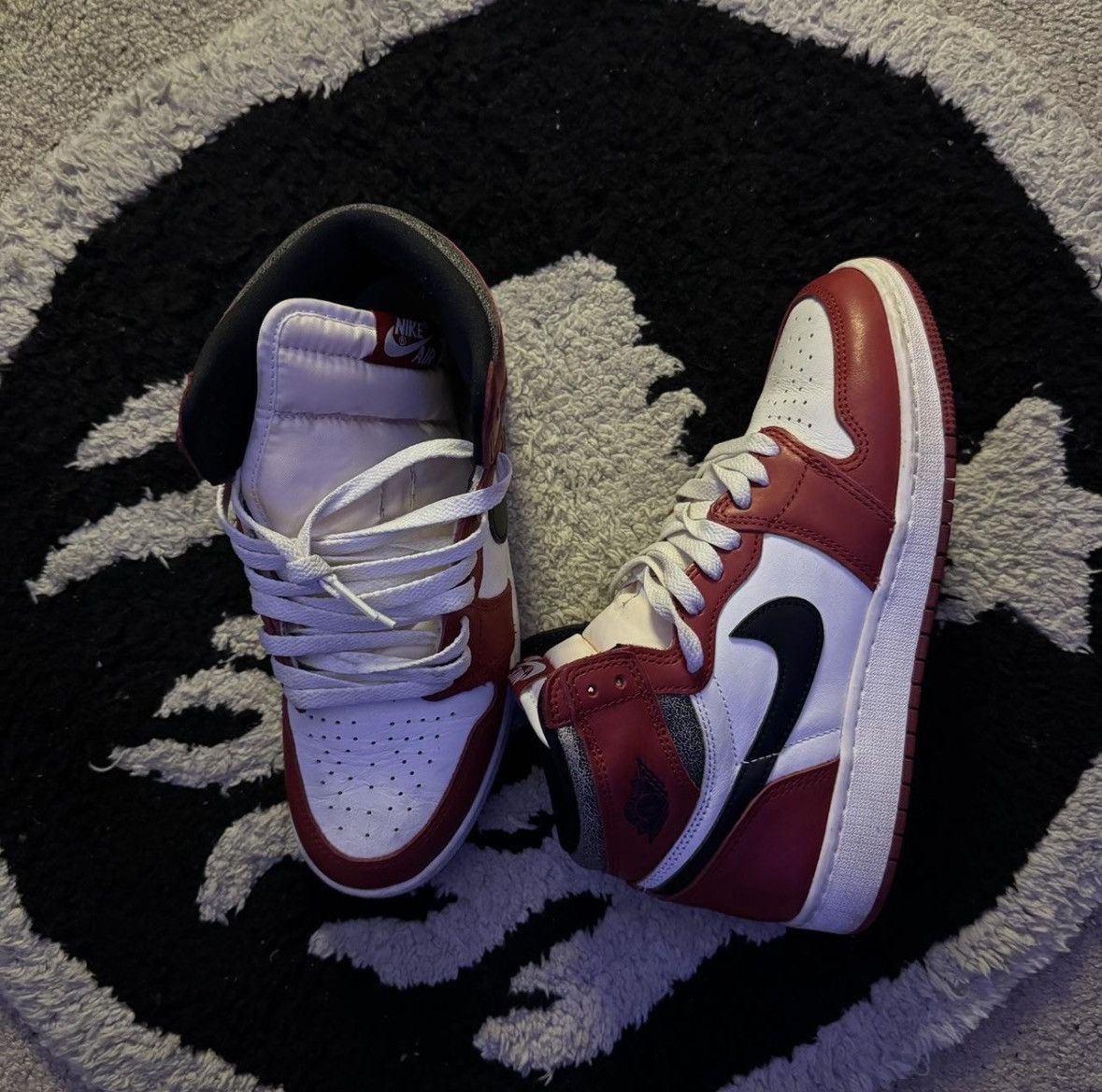 Nike Air Jordan 1 Retro High OG Chicago Lost and Found Size US 6 / EU 39 - 2 Thumbnail