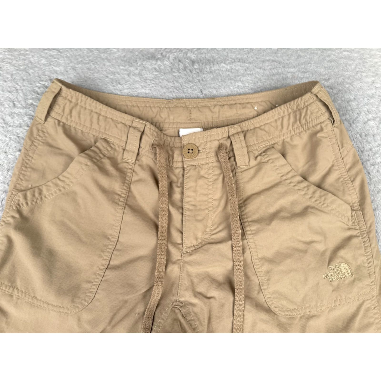The North Face VINTAGE The North Face Women's Shorts Capri 4 Beige Cotton Activewear Hiking Camping 18in Inseam Size 27" / US 4 / IT 40 - 4 Thumbnail