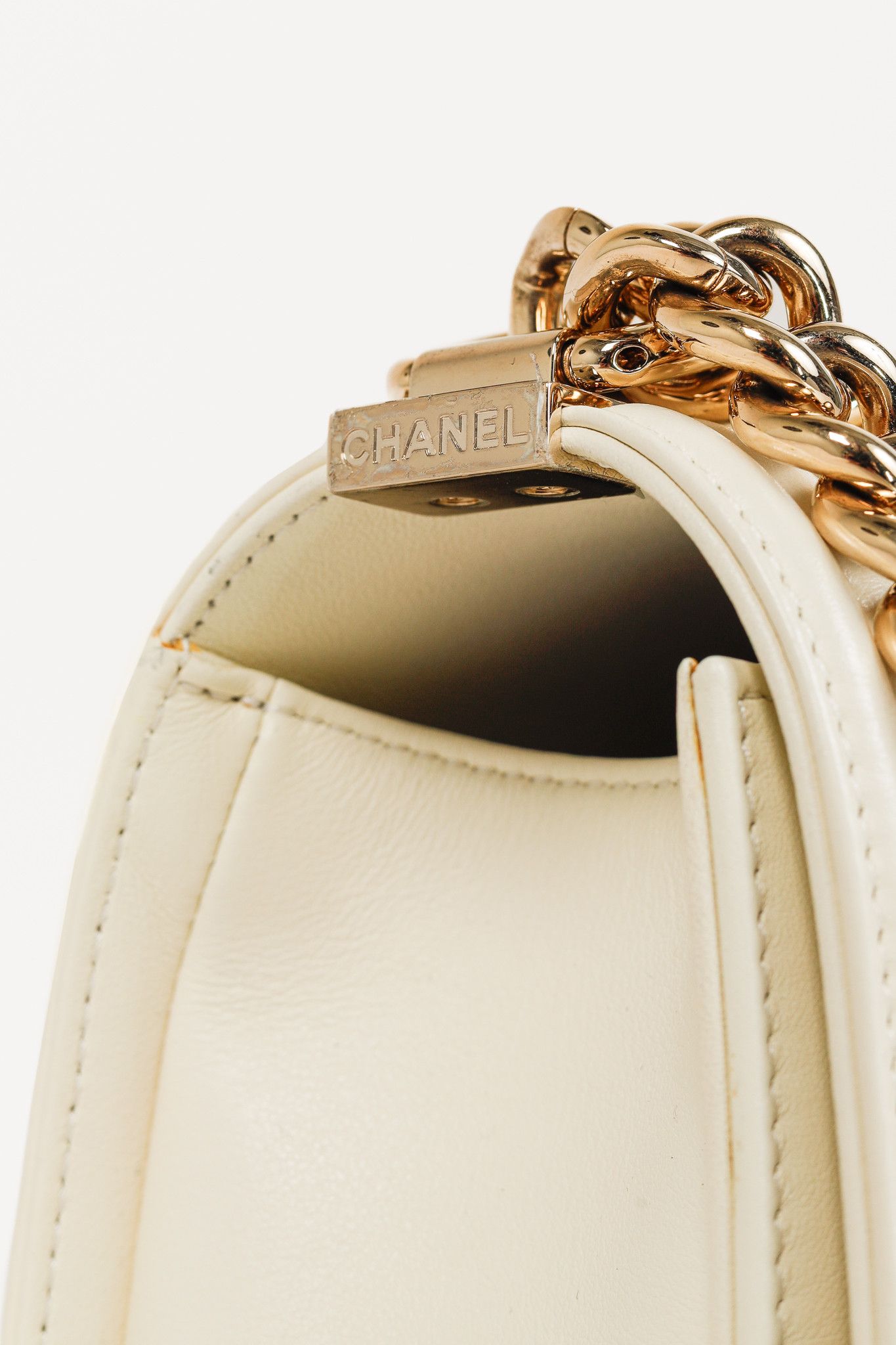 Chanel Chanel Medium Boy Creme Chevron Lambskin Flap Shoulder Bag Size ONE SIZE - 8 Thumbnail