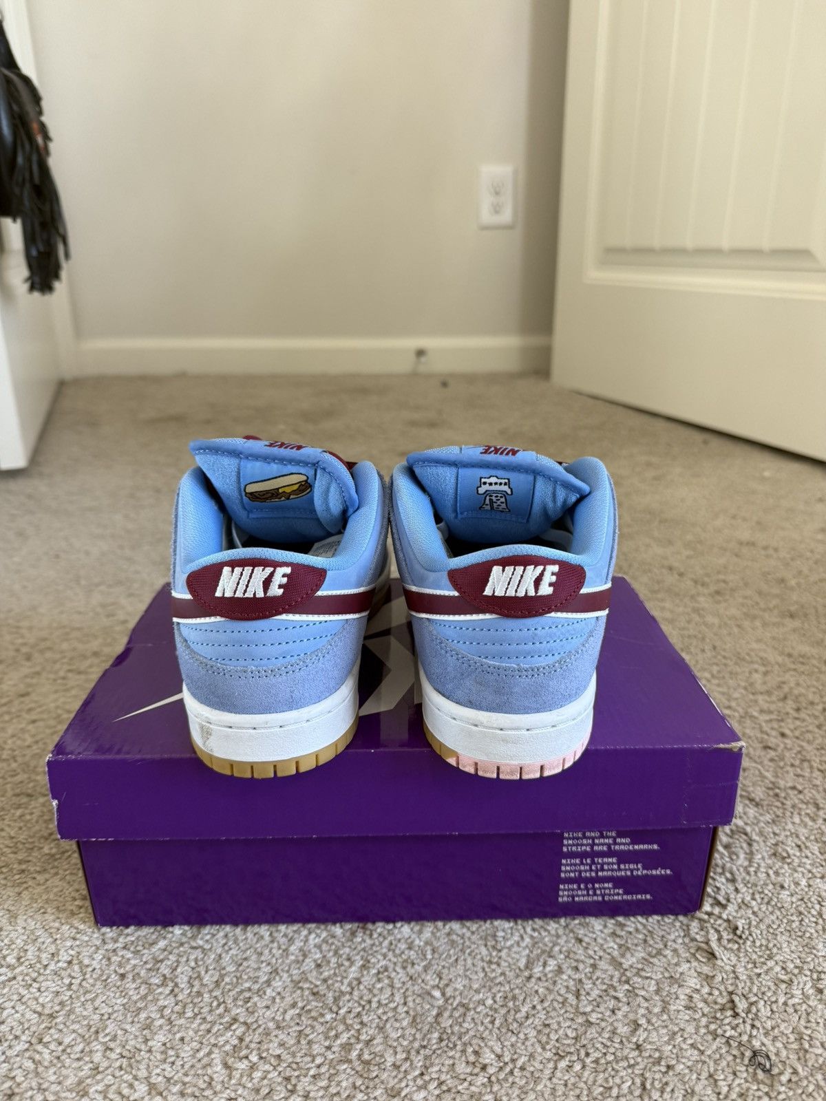 Nike SB Nike SB Phillies Dunk Low PRM Size US 5.5 / EU 38 - 3 Thumbnail