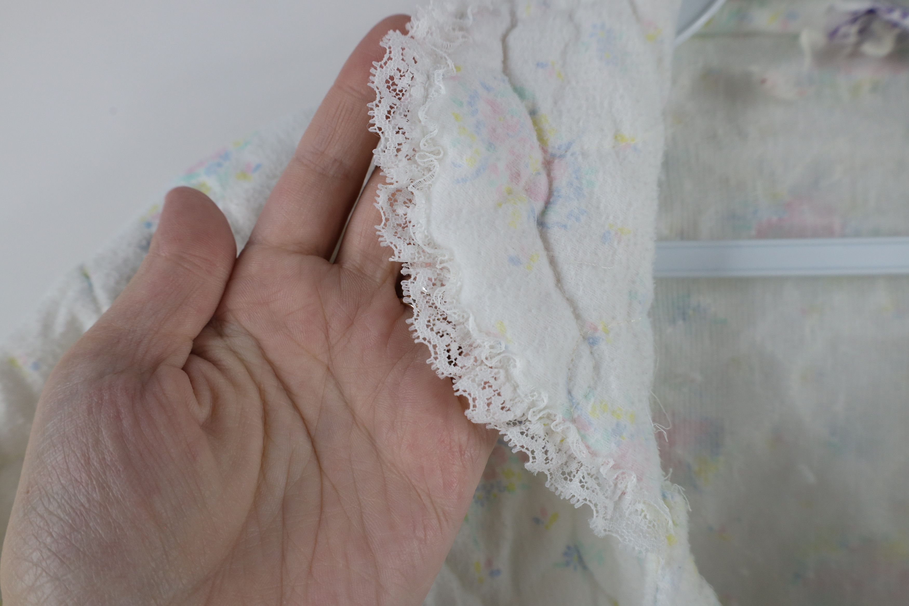 Vintage Vintage 50s 60s Quilted Lace Flower Sleep Cape Jacket USA Size XL / US 12-14 / IT 48-50 - 7 Thumbnail