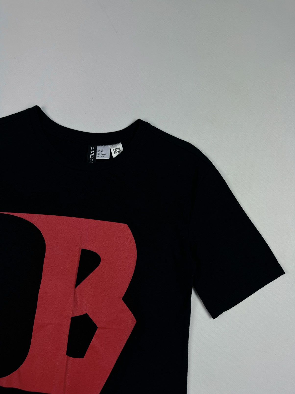Divided × H&M × Justin Bieber Justin Bieber Team Divided by H&M Short Sleeve Black T-Shirt Size XS / US 0-2 / IT 36-38 - 3 Thumbnail