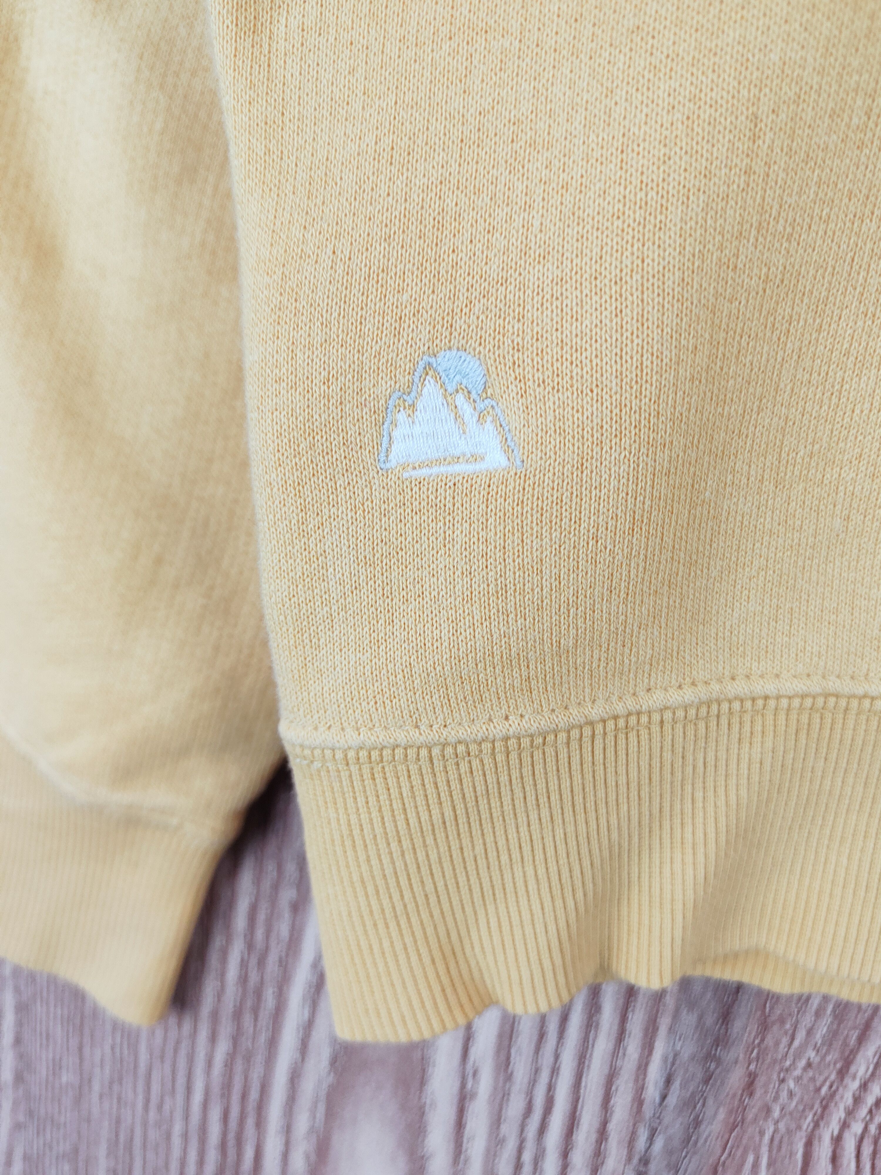California Republic 1978 Yucca Valley X Uniqlo Yellow Sweatshirts #W186 Size US L / EU 52-54 / 3 - 8 Thumbnail