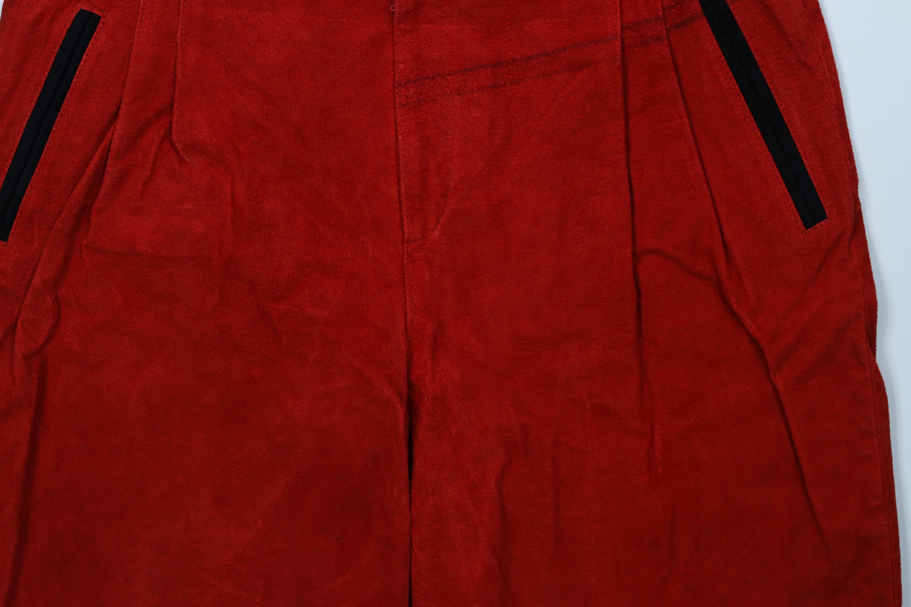 Vintage Vintage 90s Streetwear Pleated Suede Leather Shorts Red Size US 36 / EU 52 - 3 Thumbnail