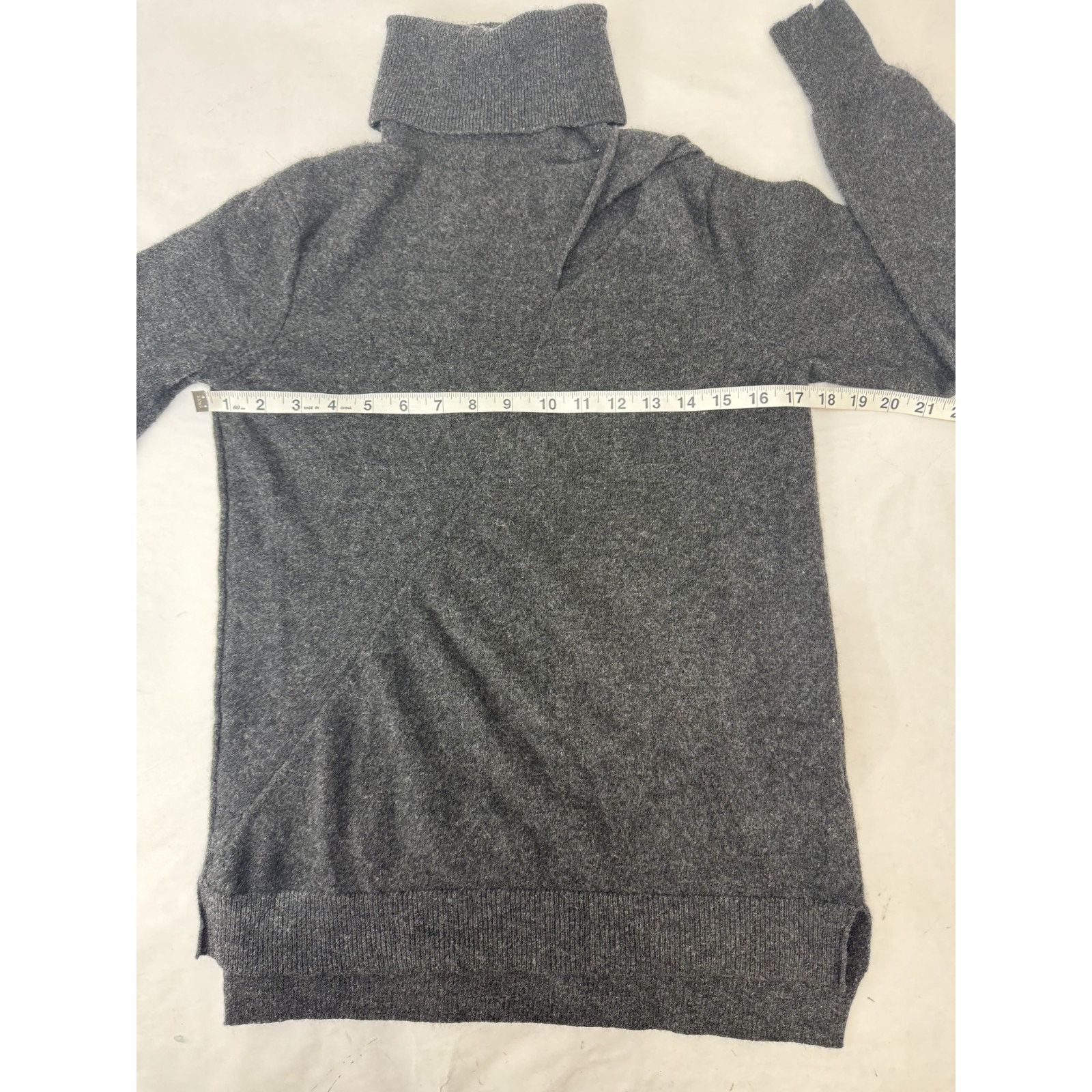 Other Lusso Cashmere Sweater Medium Gray Turtleneck Cut Out Twist Size M / US 6-8 / IT 42-44 - 3 Thumbnail