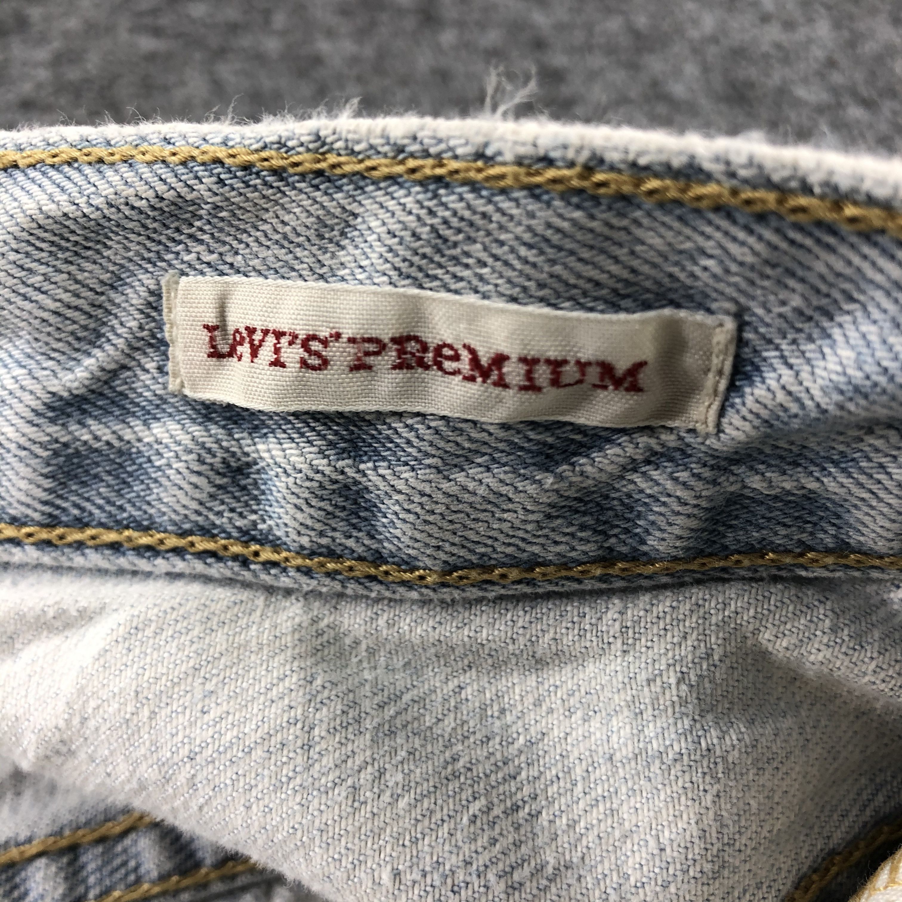 Levi's Vintage Light Wash Levis 501 Jeans-J2658 Size US 33 - 17 Thumbnail