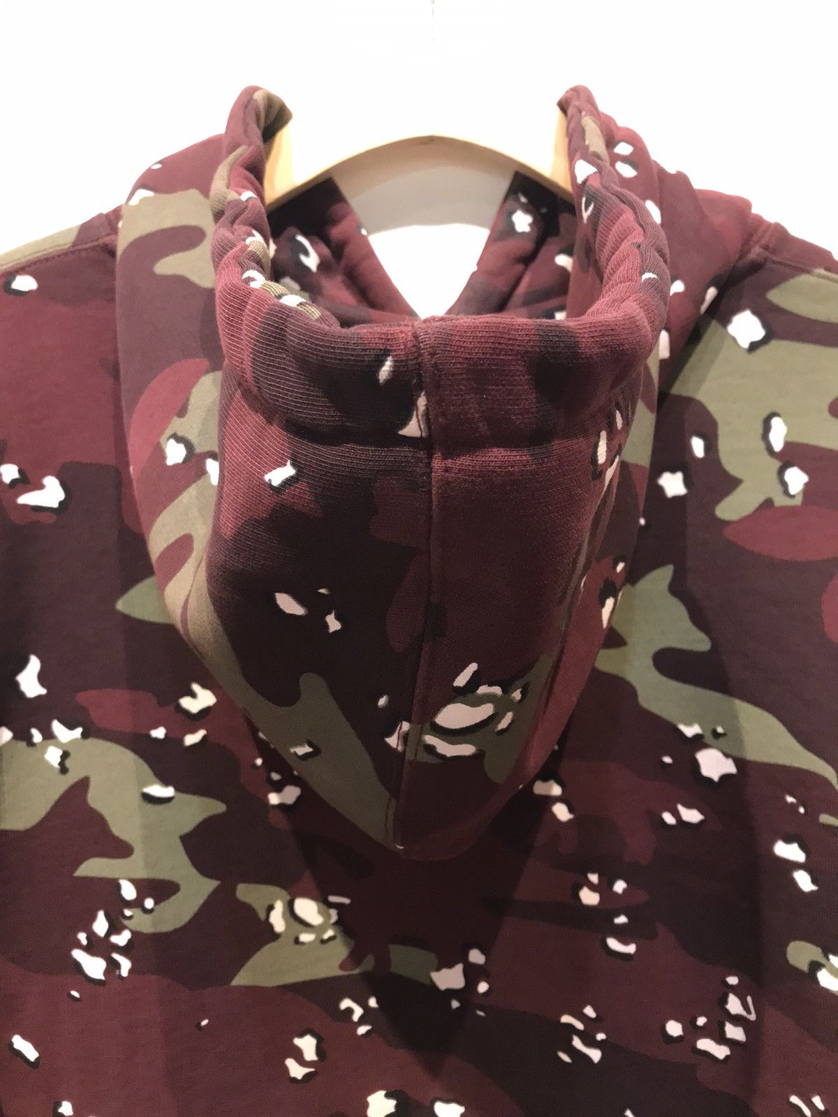 Maison Kitsune Maison kitsune red fox camo japan Paris streetwear designer Size US M / EU 48-50 / 2 - 15 Thumbnail