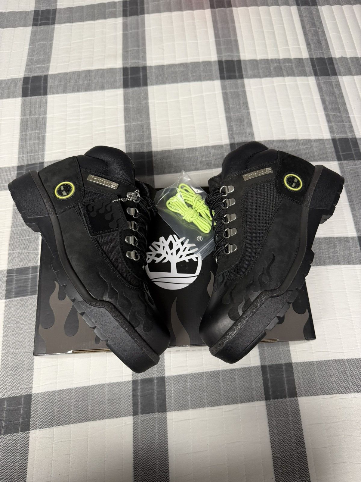 Timberland Brand New size 8.5 LOSO x Timberland Size US 8.5 / EU 41-42 - 1 Thumbnail