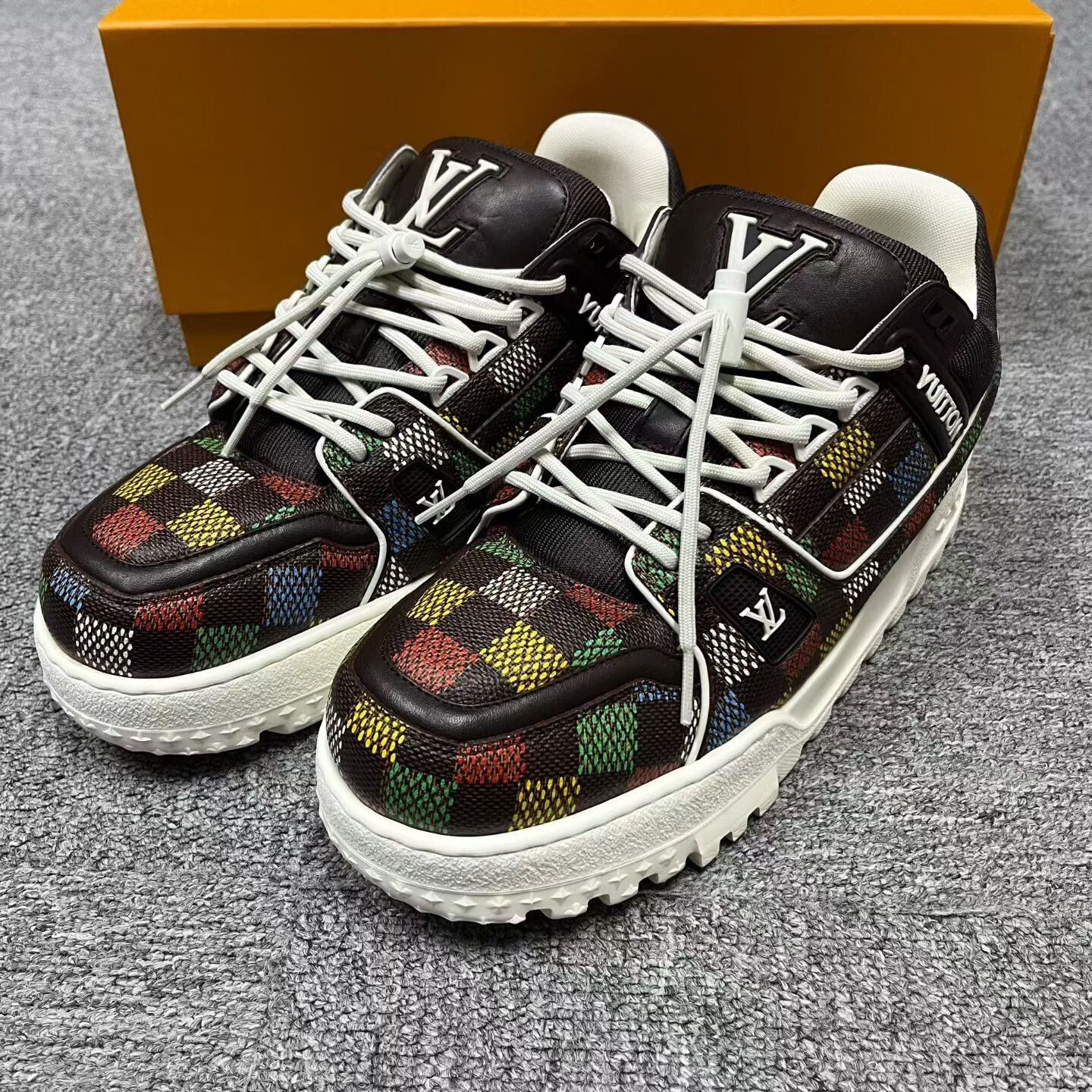 Louis Vuitton Louis Vuitton Leather Multi Lowtop Sneakers 8 Men Size US 8 / EU 41 - 1 Thumbnail