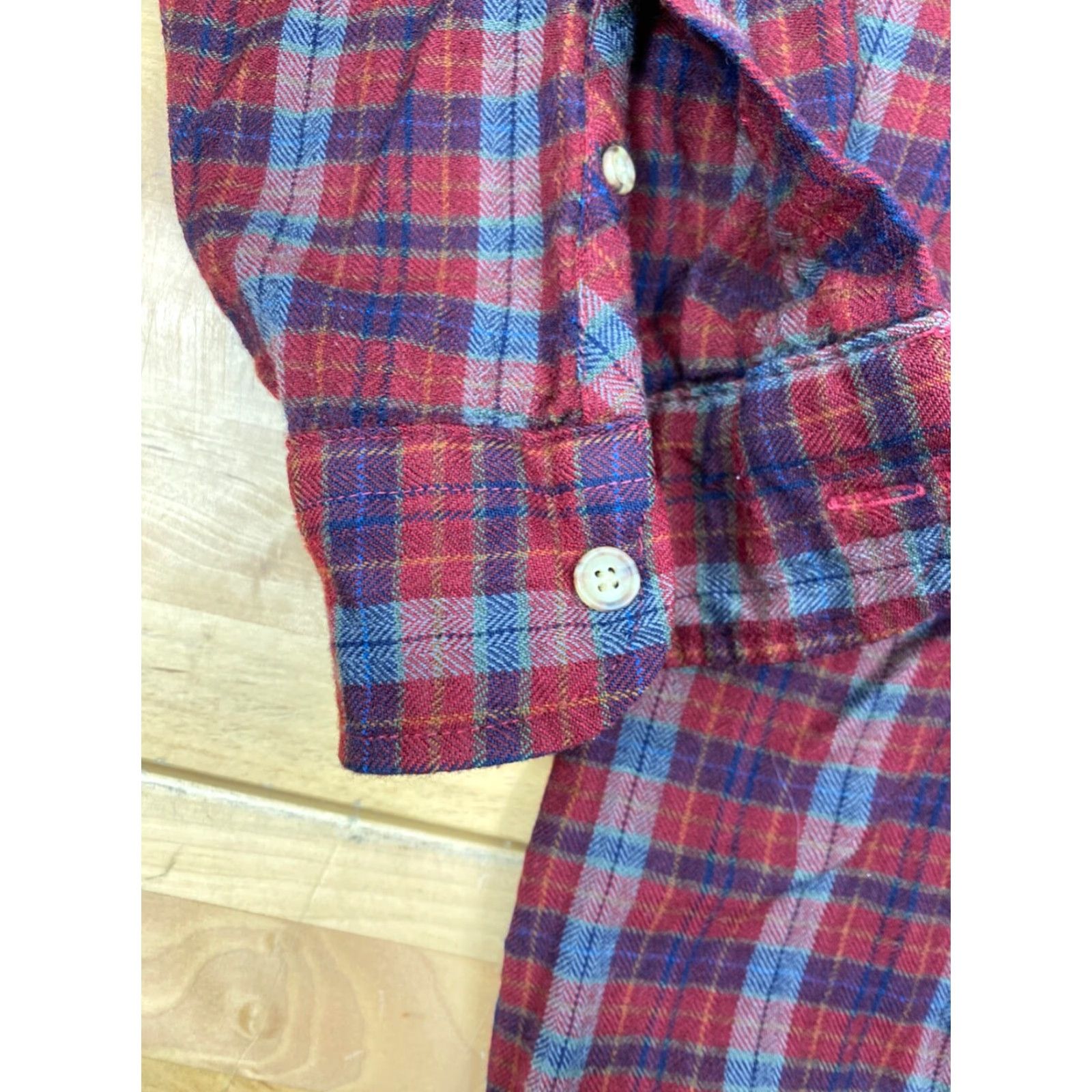 Pendleton Sir Pendleton Wool Flannel Button Up Shirt Plaid Red Long Sleeve M Mens Button-Up Wool Flannel Red Plaid Long Sleeve Size M Size US M / EU 48-50 / 2 - 8 Thumbnail