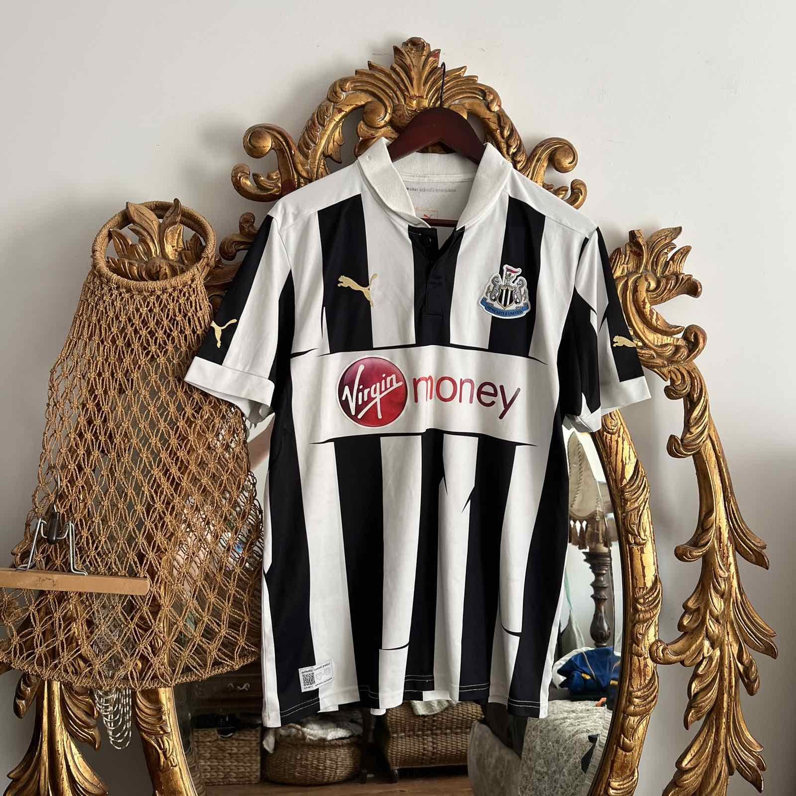 Puma PUMA BLOCKCORE NEWCASTLE FOOTBALL HOME JERSEY Sz L Size US L / EU 52-54 / 3 - 1 Thumbnail