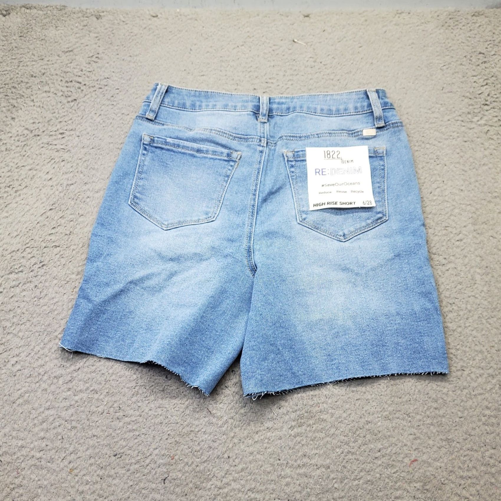 Vintage 1822 Denim Women's 6 Bermuda Shorts Blue 5-Pocket High Rise Mid Thigh Ripped Raw Hem Size 28" / US 6 / IT 42 - 2 Thumbnail