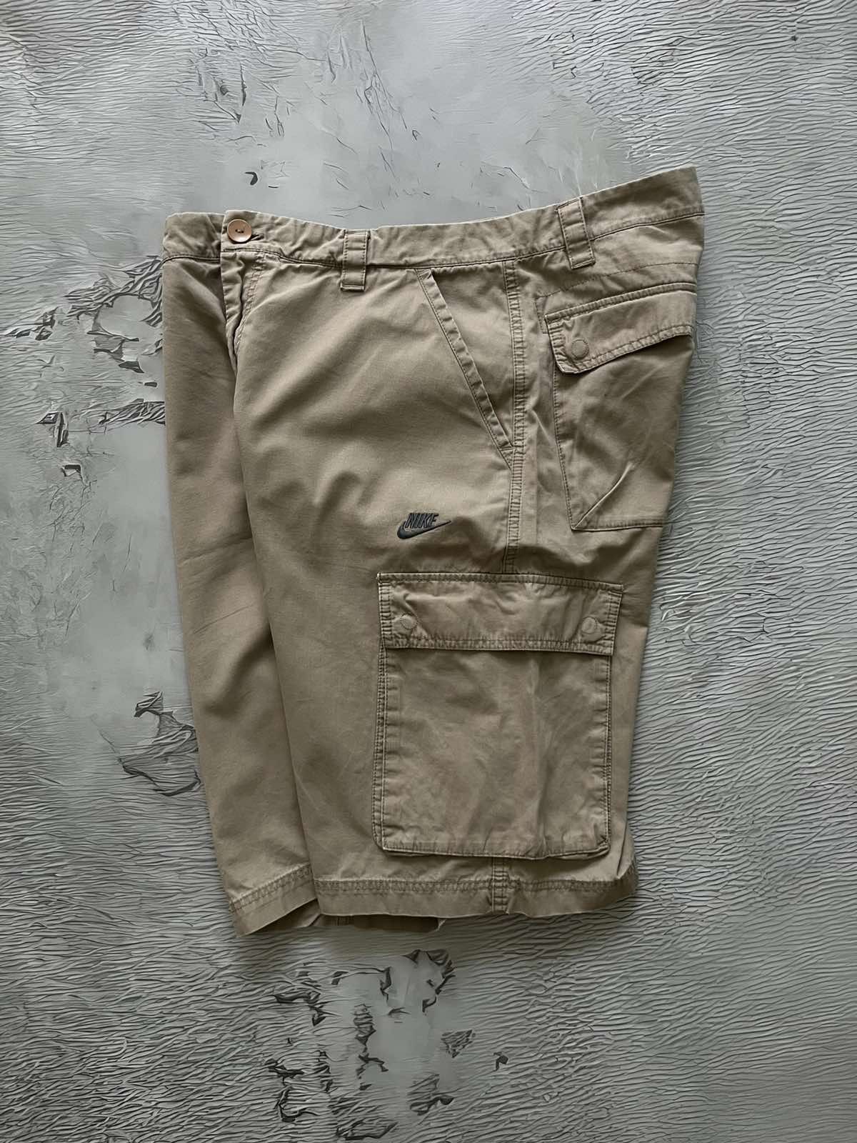 Nike Y2K Nike Vintage Shorts Streetwear Y2K Khaki Size US 34 / EU 50 - 1 Thumbnail