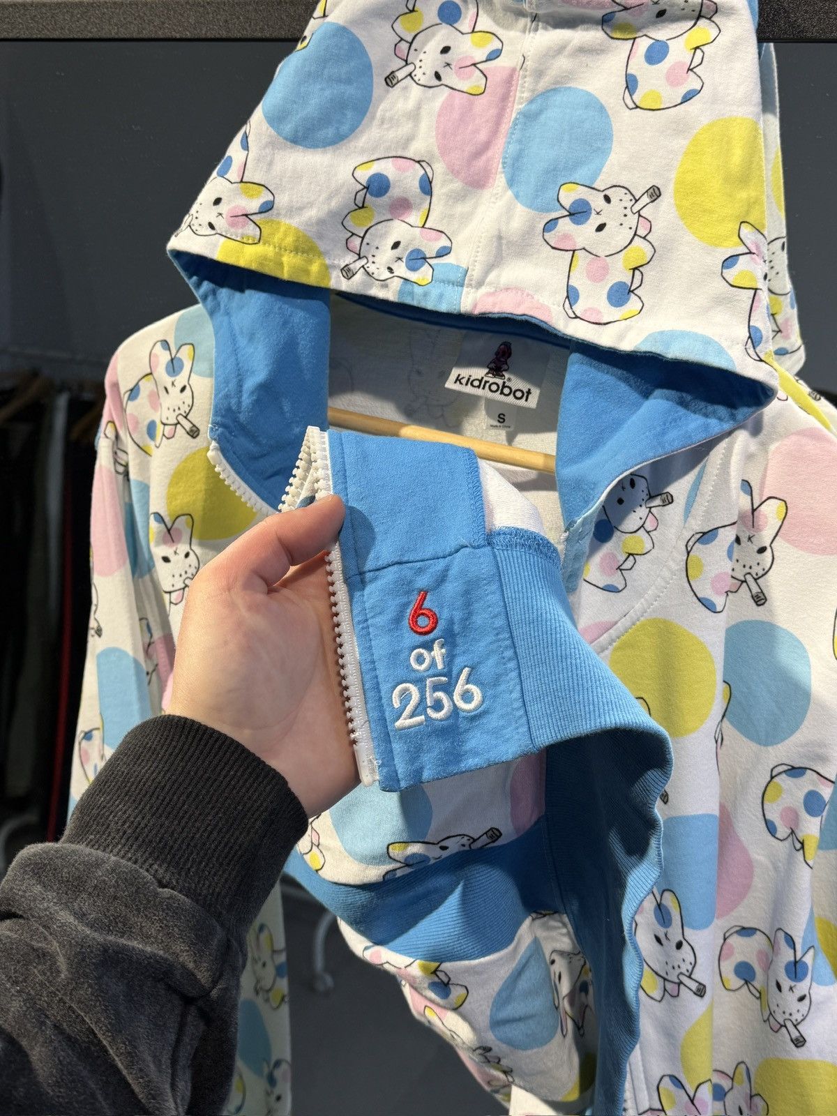 Kid Robot KID ROBOT Limited 6 of 256 zip hoodie overprint size S Size US S / EU 44-46 / 1 - 6 Thumbnail