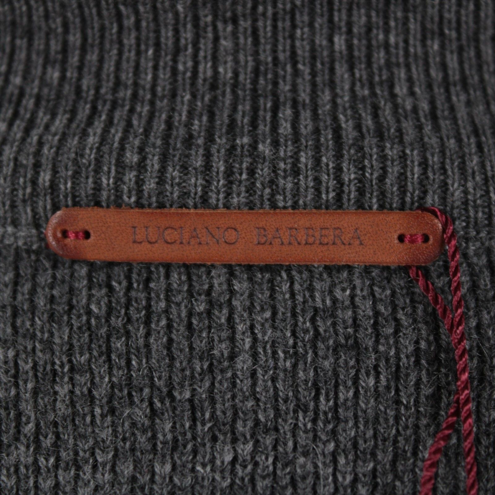 Luciano Barbera Luciano Barbera Sweater Size US S in Gray Size US S / EU 44-46 / 1 - 7 Thumbnail