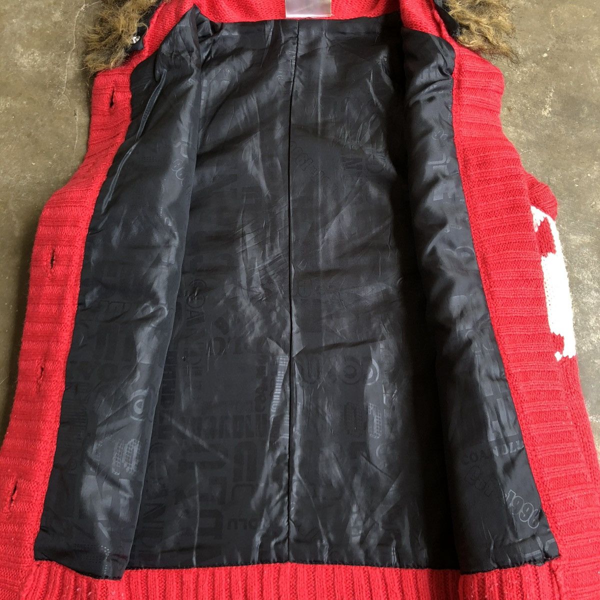 Japanese Brand 2000s Coelu Knit Deer Motif Fur Vest Red Ifsix Lgb Style Size US S / EU 44-46 / 1 - 10 Thumbnail