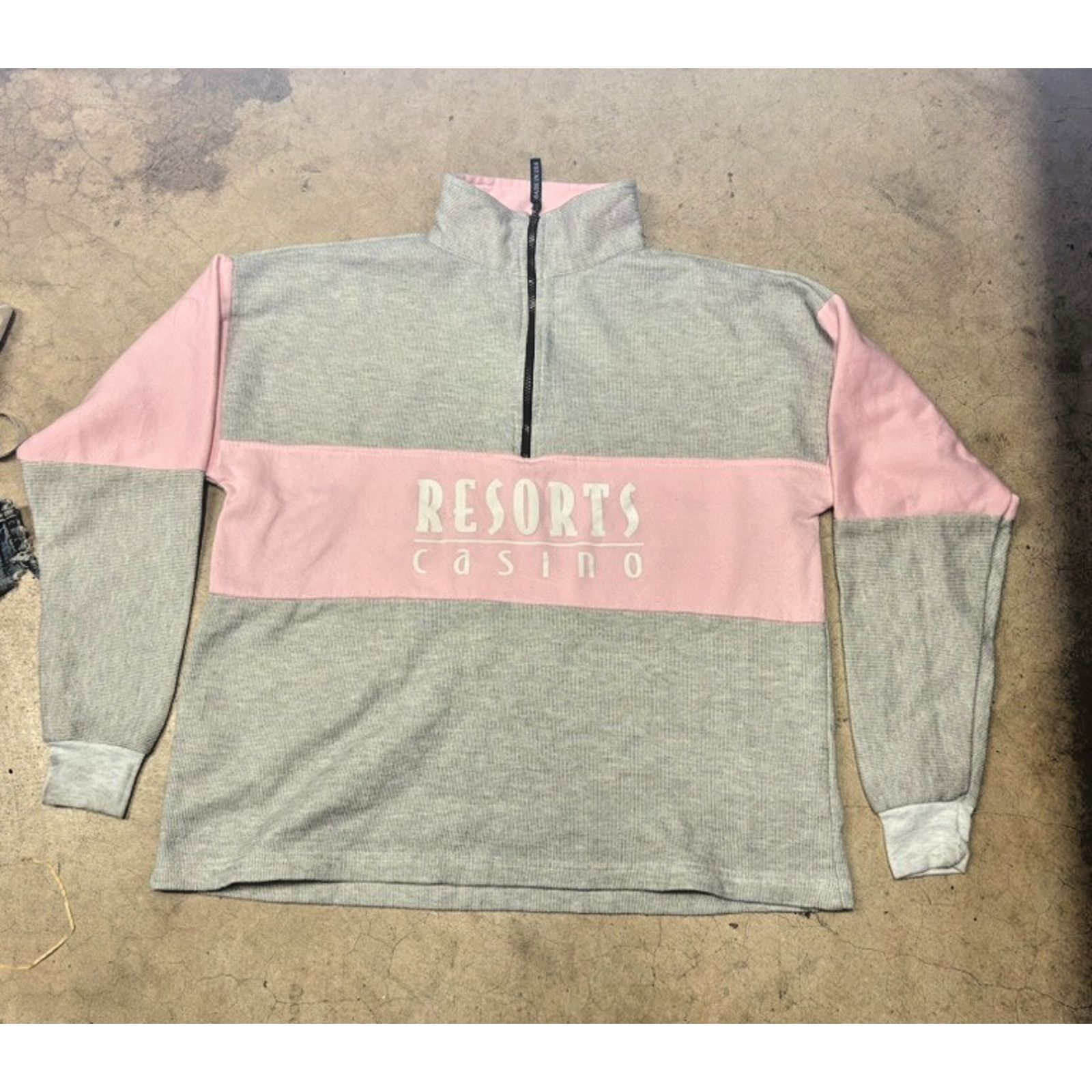 Resort Corps VTG Resorts Casino Quarter Zip Pullover Pink Gray Sweater Size XXL / US 16-18 / IT 52-54 - 2 Thumbnail