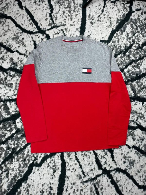 Tommy Hilfiger Tommy Hilfiger crewneck sweatshirt gray red S Size US S / EU 44-46 / 1 - 1 Thumbnail