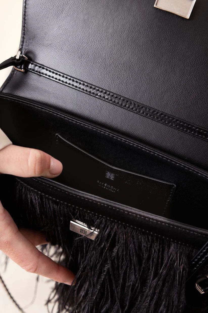 Givenchy o1srvl11e0625 Size:OS/ Voyou Clutch Bag in Black Size ONE SIZE - 3 Thumbnail