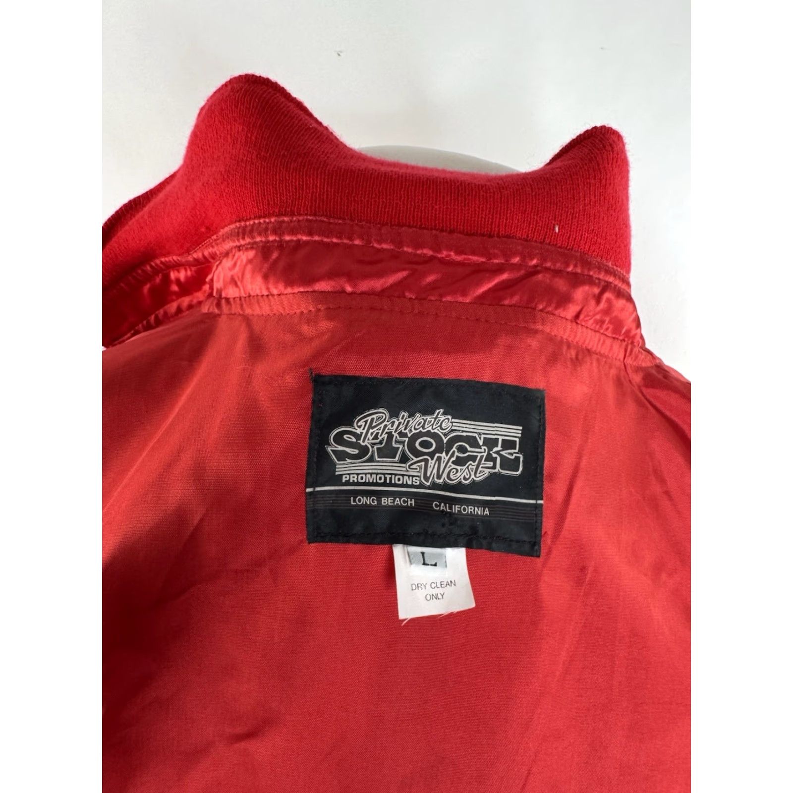 Vintage GOLD COAST CASINO Las Vegas Embroidered Satin L Jacket - Red, Men, Jacket, XS? No, L — Vintage? Not specified Size US L / EU 52-54 / 3 - 5 Thumbnail