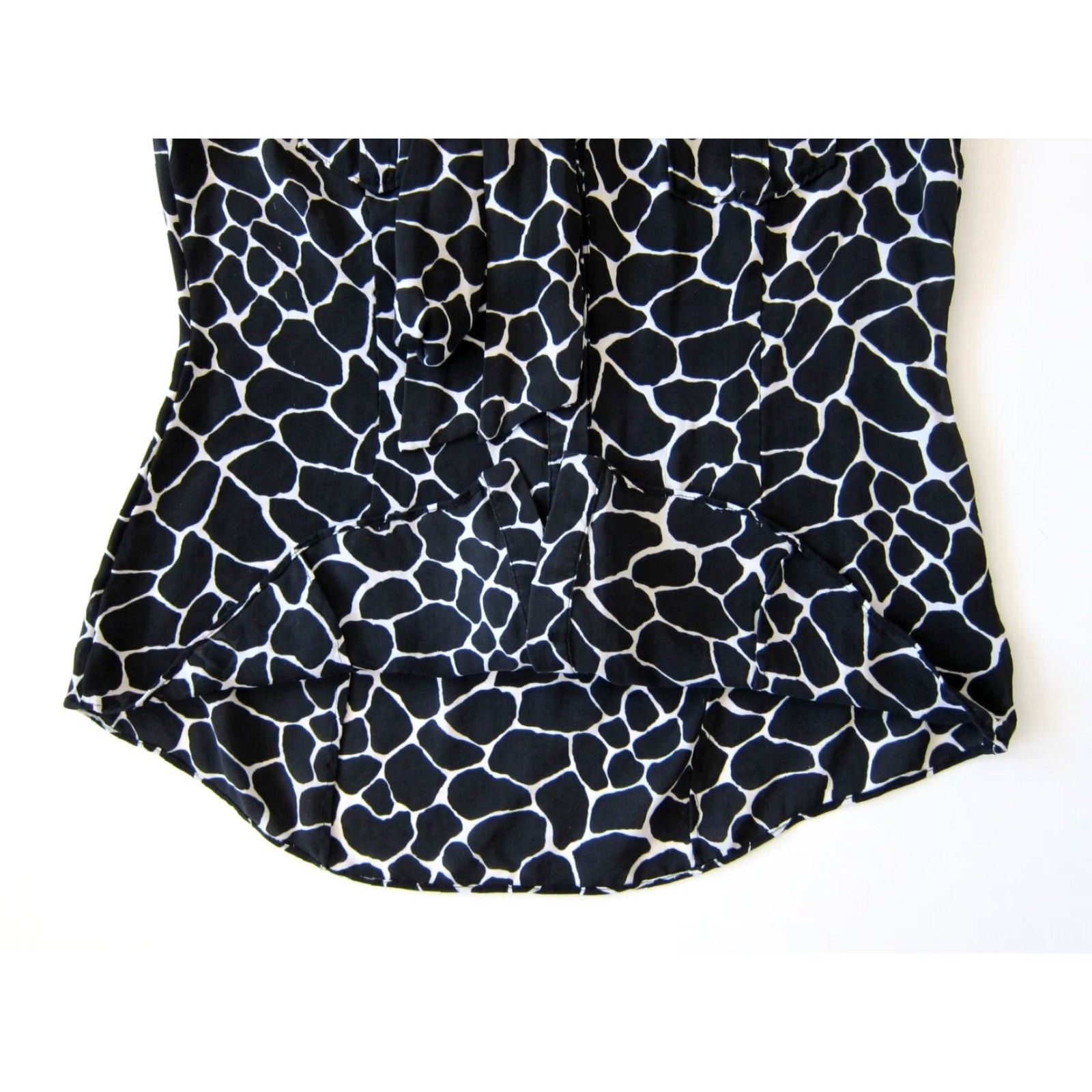 White House Black Market White House Black Market Blouse 2 Women Zebra Print Silk Button Down Short Sleeve 100% Silk Size XS / US 0-2 / IT 36-38 - 7 Thumbnail