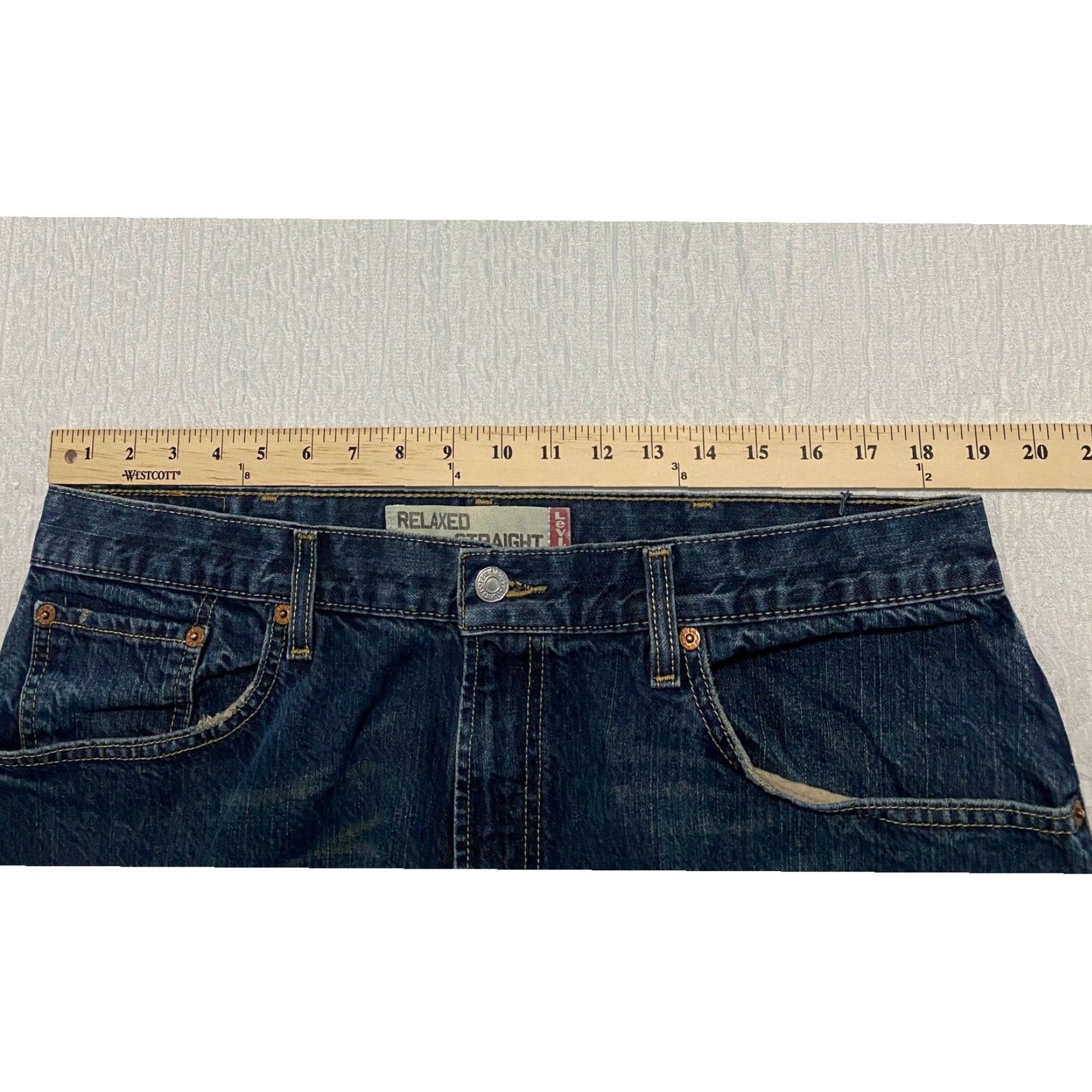 Levi's VINTAGE Levis 559 Jeans Men's 38x30 Blue Relaxed Straight Whiskers Wide Leg Faded Jeans Blue Mens Regular 38x30 Levi's 559 Straight Leg USA 500 Series Size US 38 / EU 54 - 6 Thumbnail