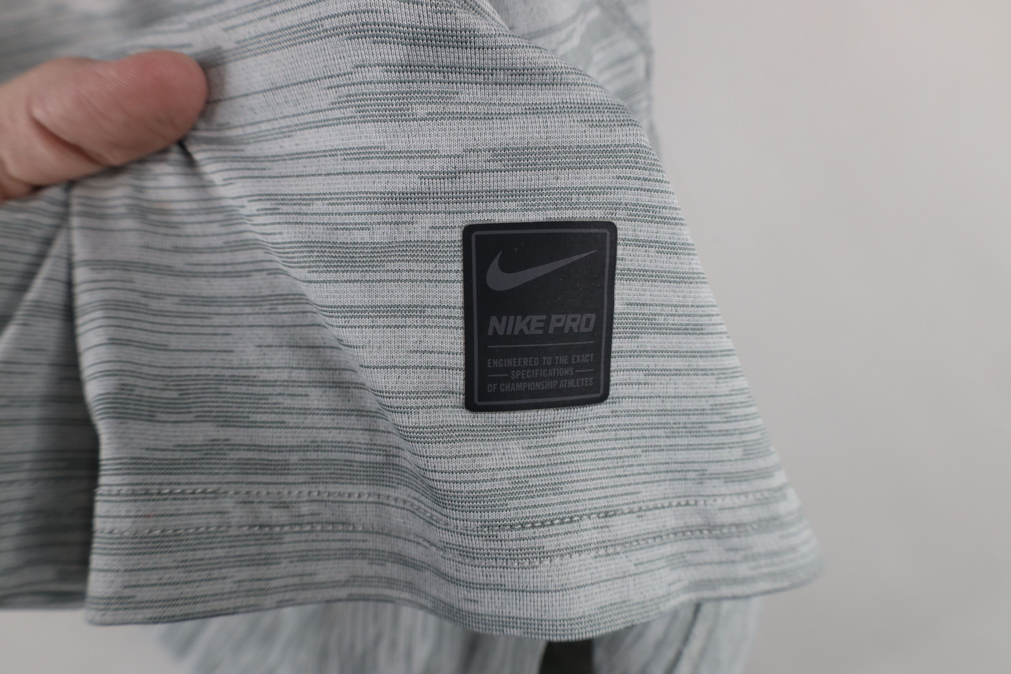 Nike × Vintage Nike Pro Compression Center Swoosh Gym Training T-Shirt Gray Size US L / EU 52-54 / 3 - 7 Thumbnail