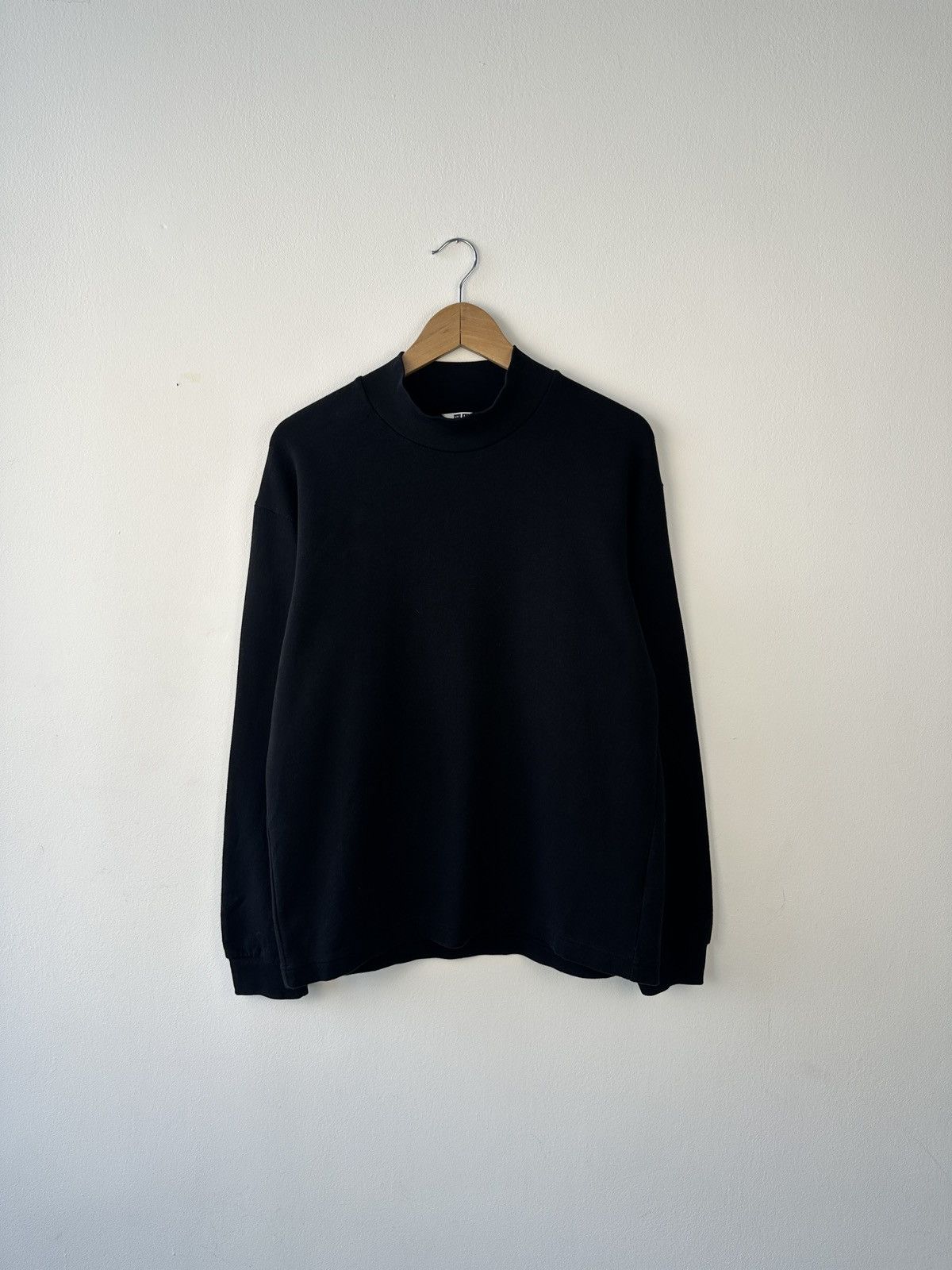 Uniqlo UNIQLO U Lemaire Black Turtleneck Sweatshirt Pullover Jumper Size US S / EU 44-46 / 1 - 1 Thumbnail
