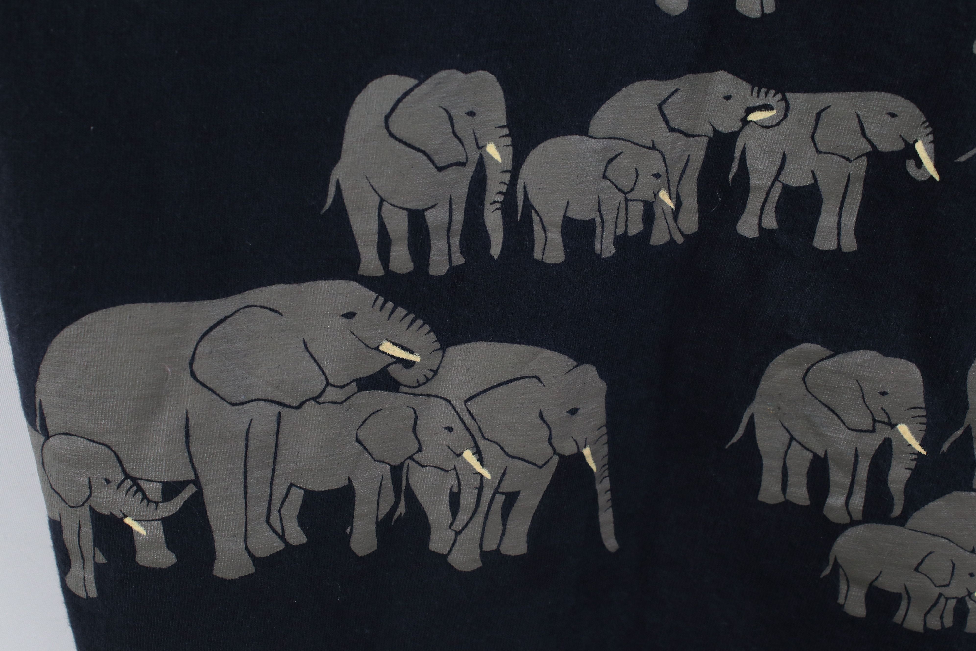 Vintage Vintage 90s Streetwear Safari Elephant All Over T-Shirt Size L / US 10 / IT 46 - 6 Thumbnail