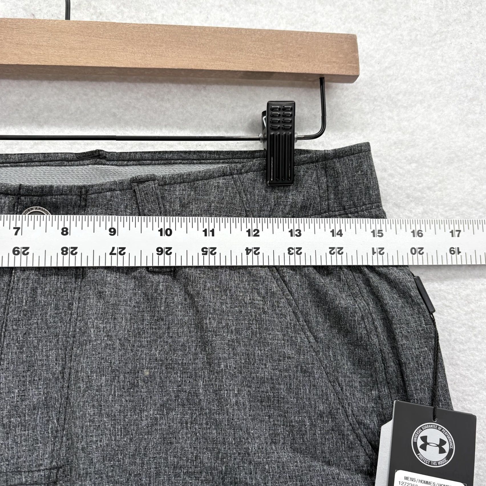 Under Armour Under Armour Shorts Mens 30 Gray HeatGear Golf Chino Lightweight Performance NWT Size US 30 / EU 46 - 6 Thumbnail