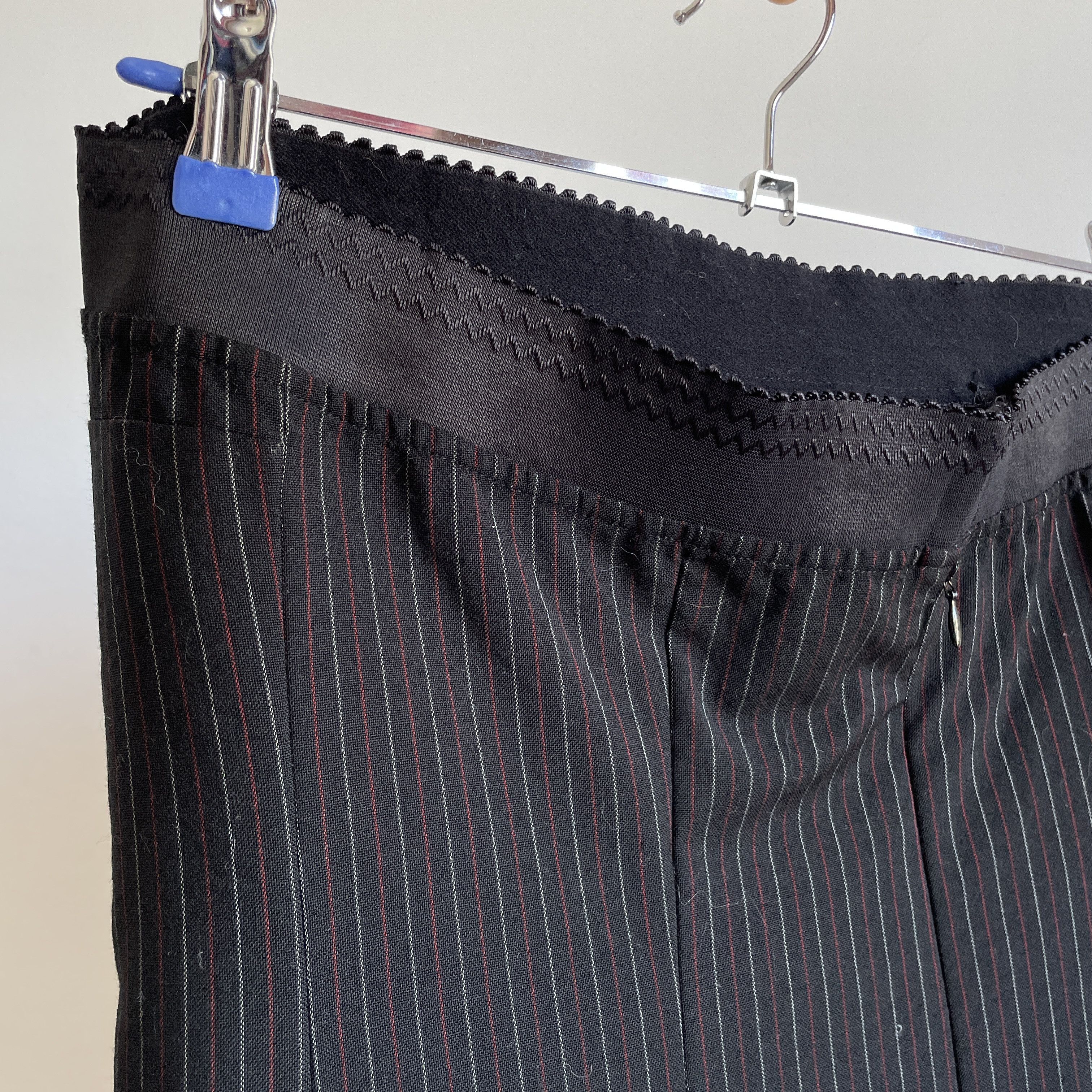 Dolce & Gabbana Dolce & Gabbana Vintage High-Waisted Pinstripe Skirt Size 32" / US 10 / IT 46 - 5 Thumbnail
