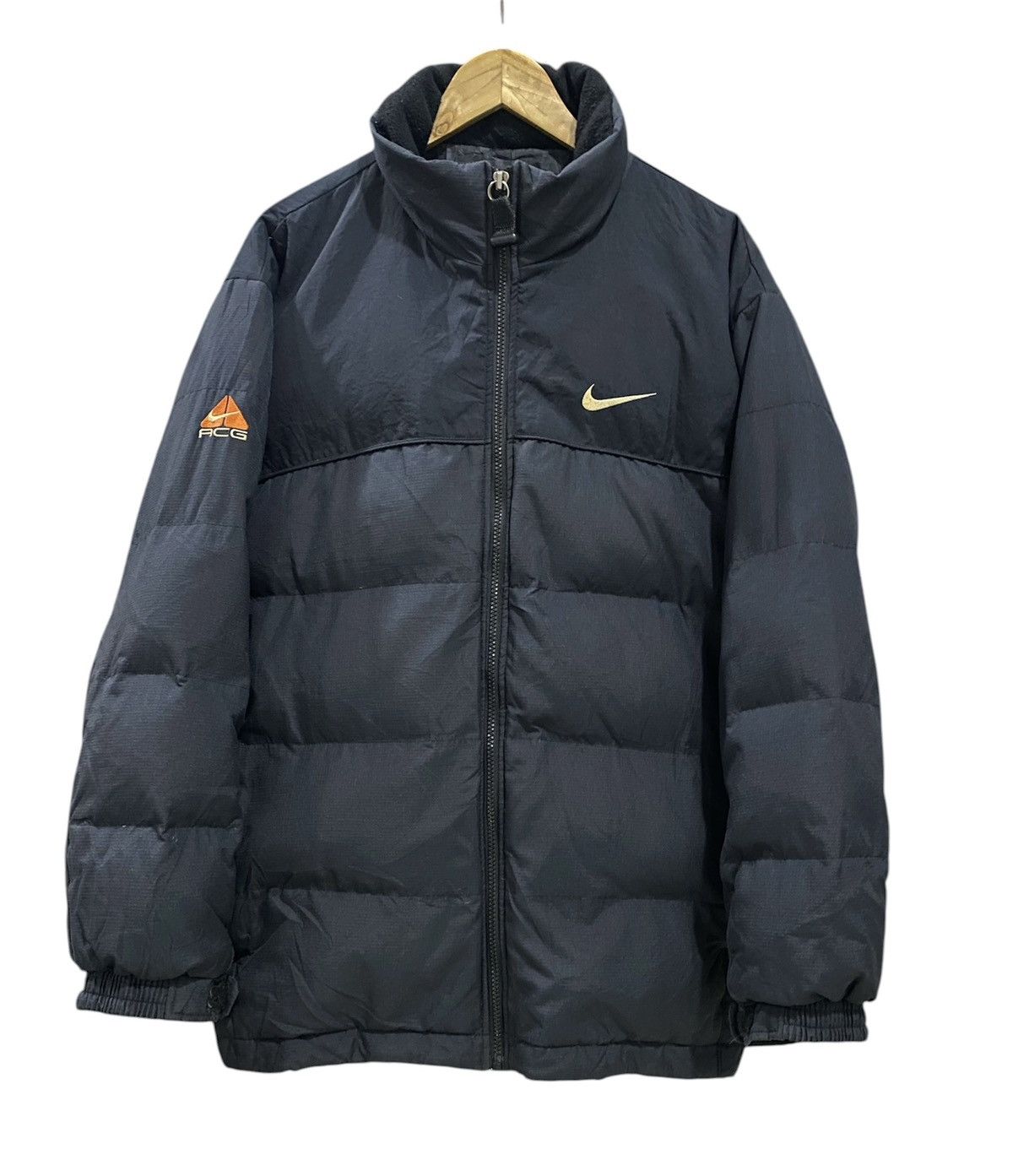 Nike ACG Vintage Nike Acg Puffer Jacket Size US L / EU 52-54 / 3 - 2 Thumbnail