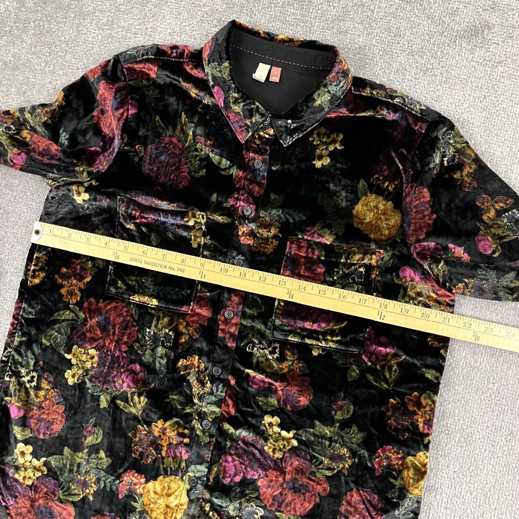 Vintage VINTAGE Pilcro Hadley Button Up Shirt Women Medium Relaxed Dark Floral Velvet Boho Fairy Ladies' Bohemian Women Shirt M Black Floral 90s Style Size M / US 6-8 / IT 42-44 - 4 Thumbnail