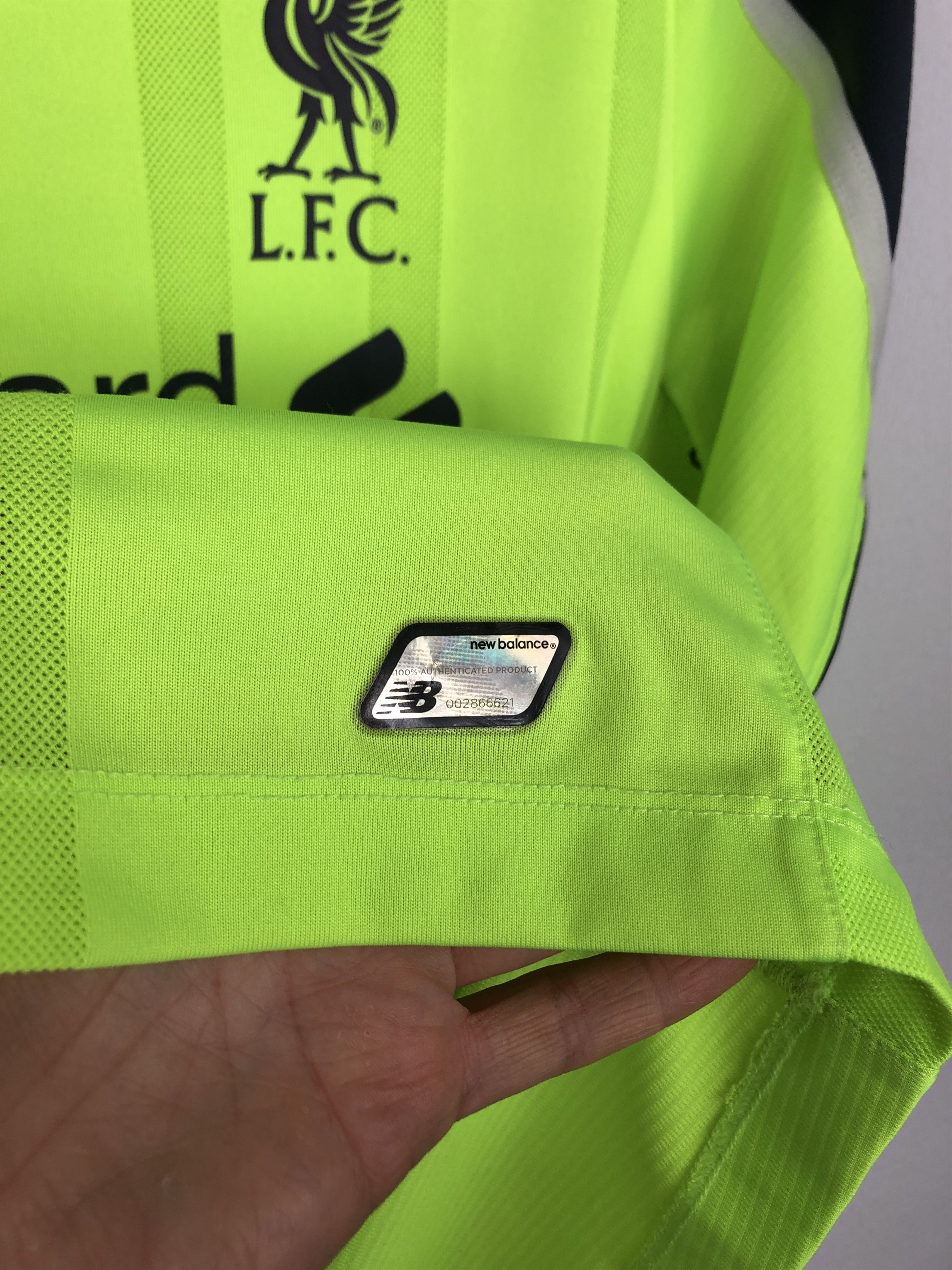 New Balance Liverpool football shirt 2016 Soccer YNWA Jersey Trikot Size US M / EU 48-50 / 2 - 5 Thumbnail