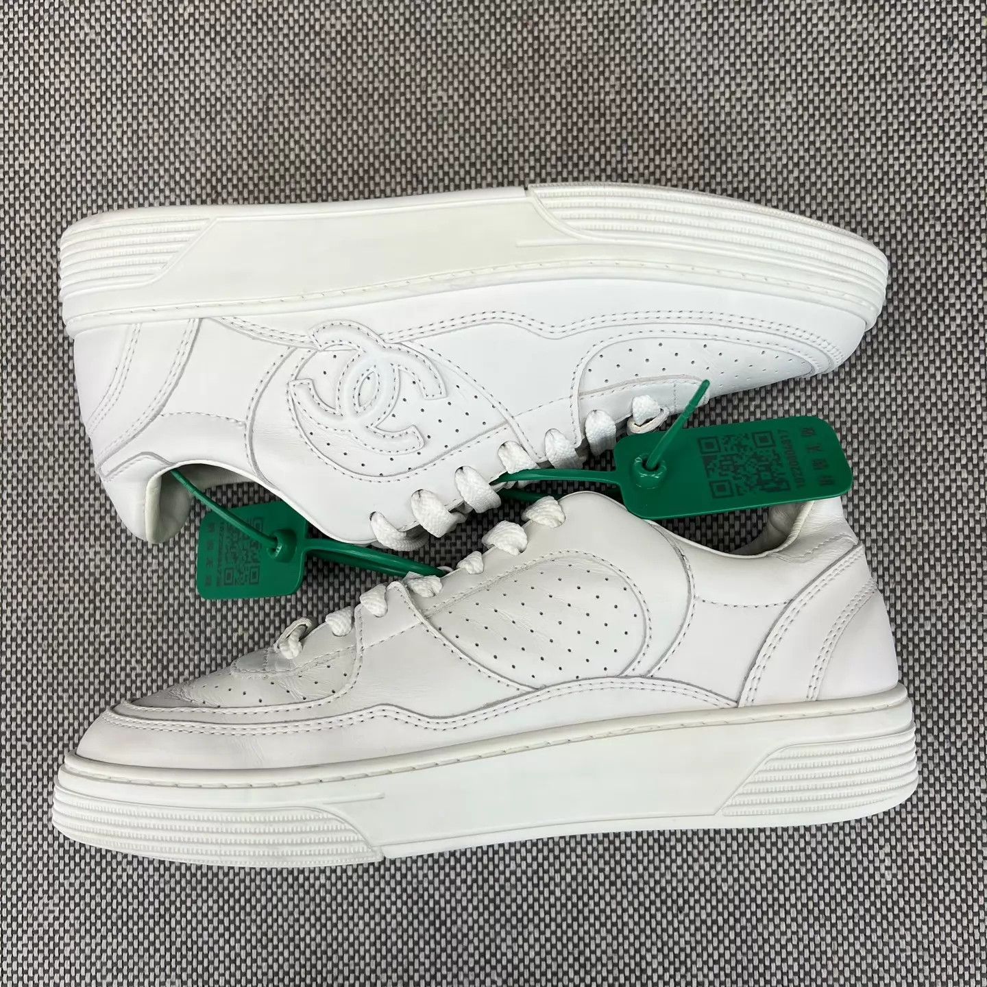 Chanel Women's CHANEL 23A White Sneaker 35.5 99 New (Original Box) Size US 5 / IT 35 - 3 Thumbnail