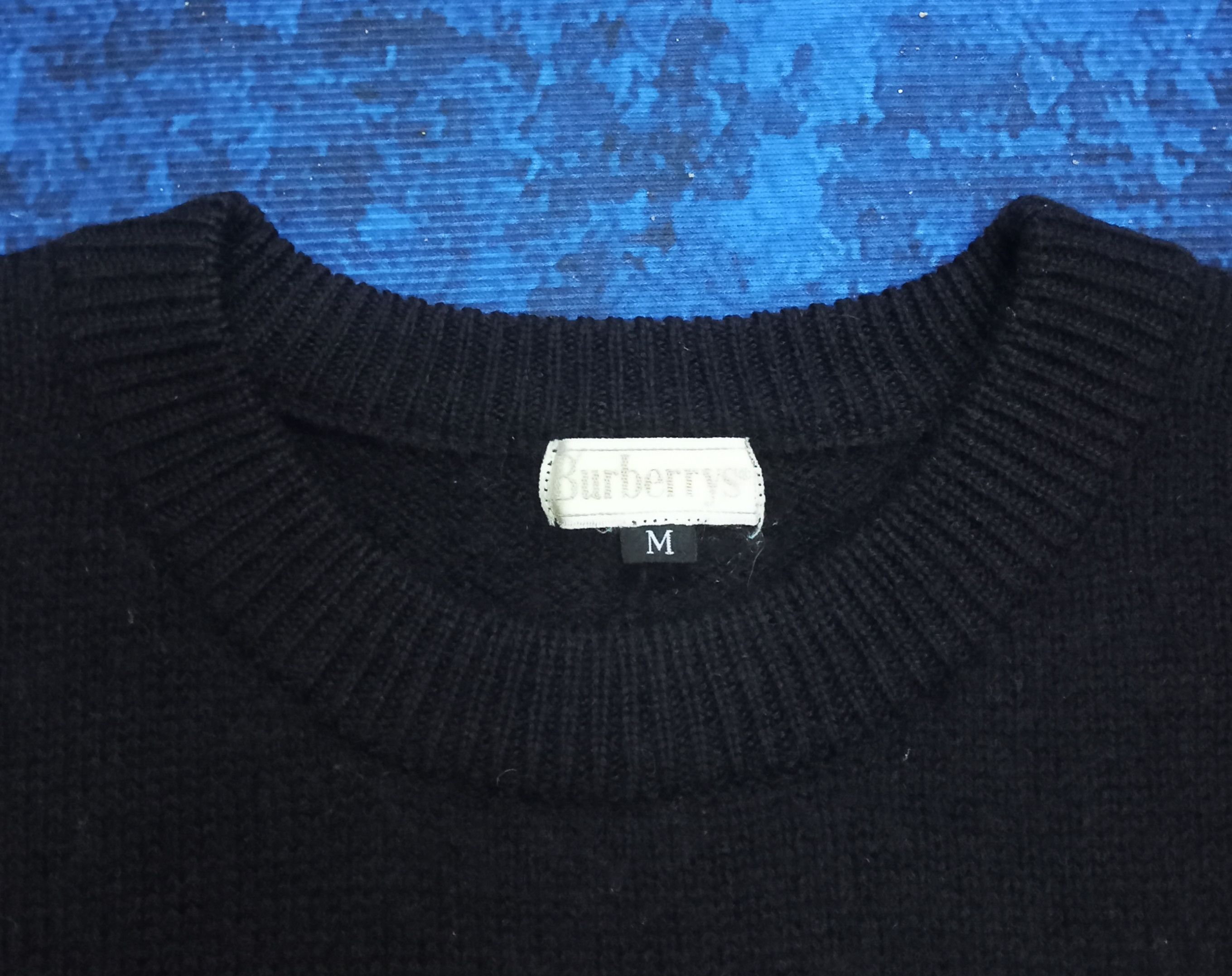 Burberry Burberrys Vintage Flags Design Rare Wool Sweater Size US M / EU 48-50 / 2 - 2 Thumbnail