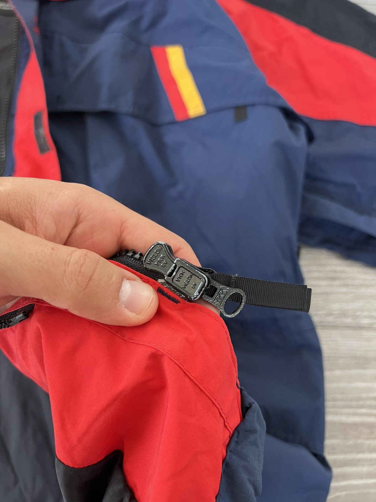 Helly Hansen VINTAGE‼️ Helly Hansen Rare 90s Waterproof Gorpcore Jacket Size US L / EU 52-54 / 3 - 18 Thumbnail