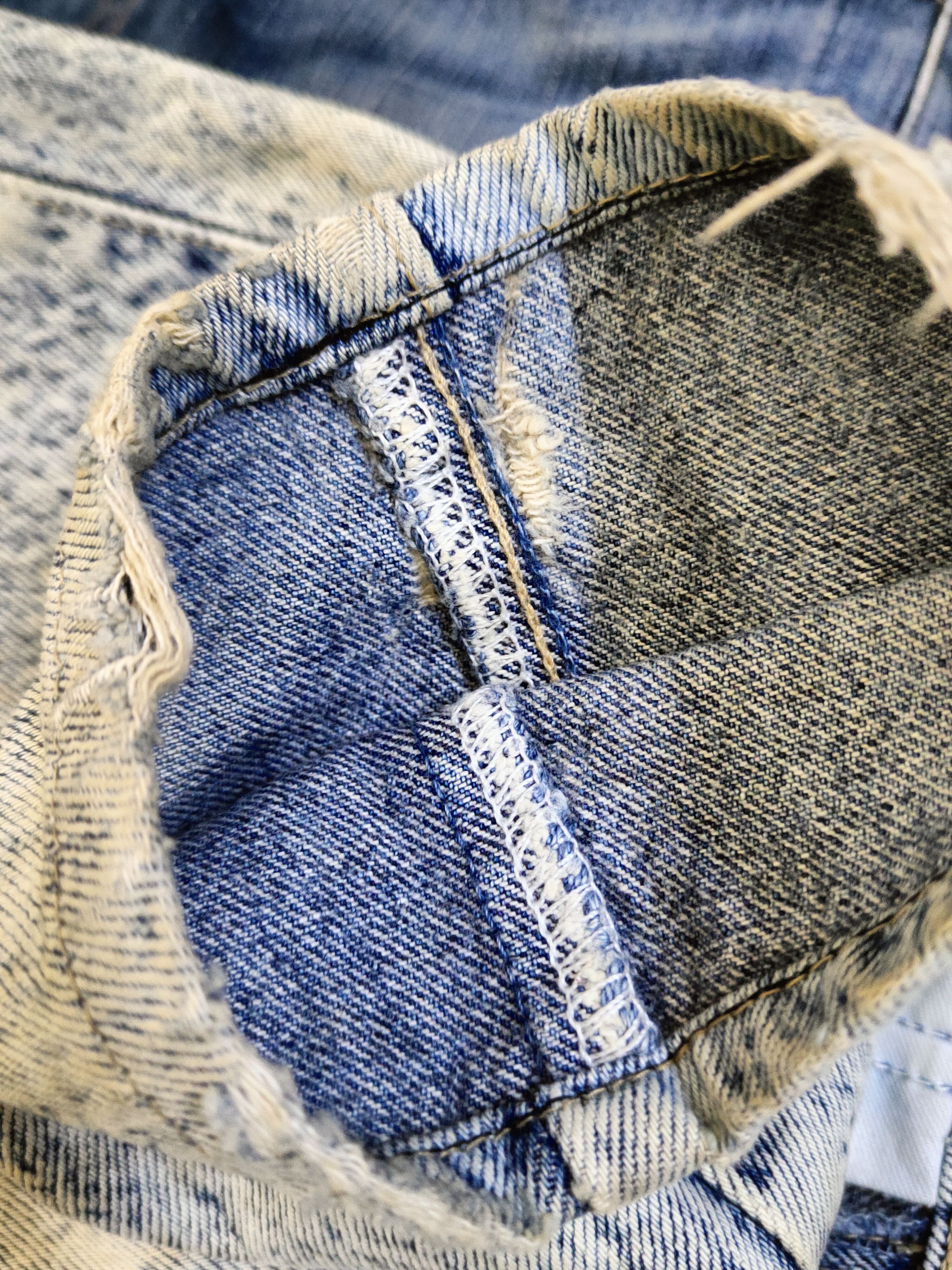 Wrangler DL Wrangler Vintage Blue Distressed Ripped Jeans #46-628 Size US 29 - 14 Thumbnail