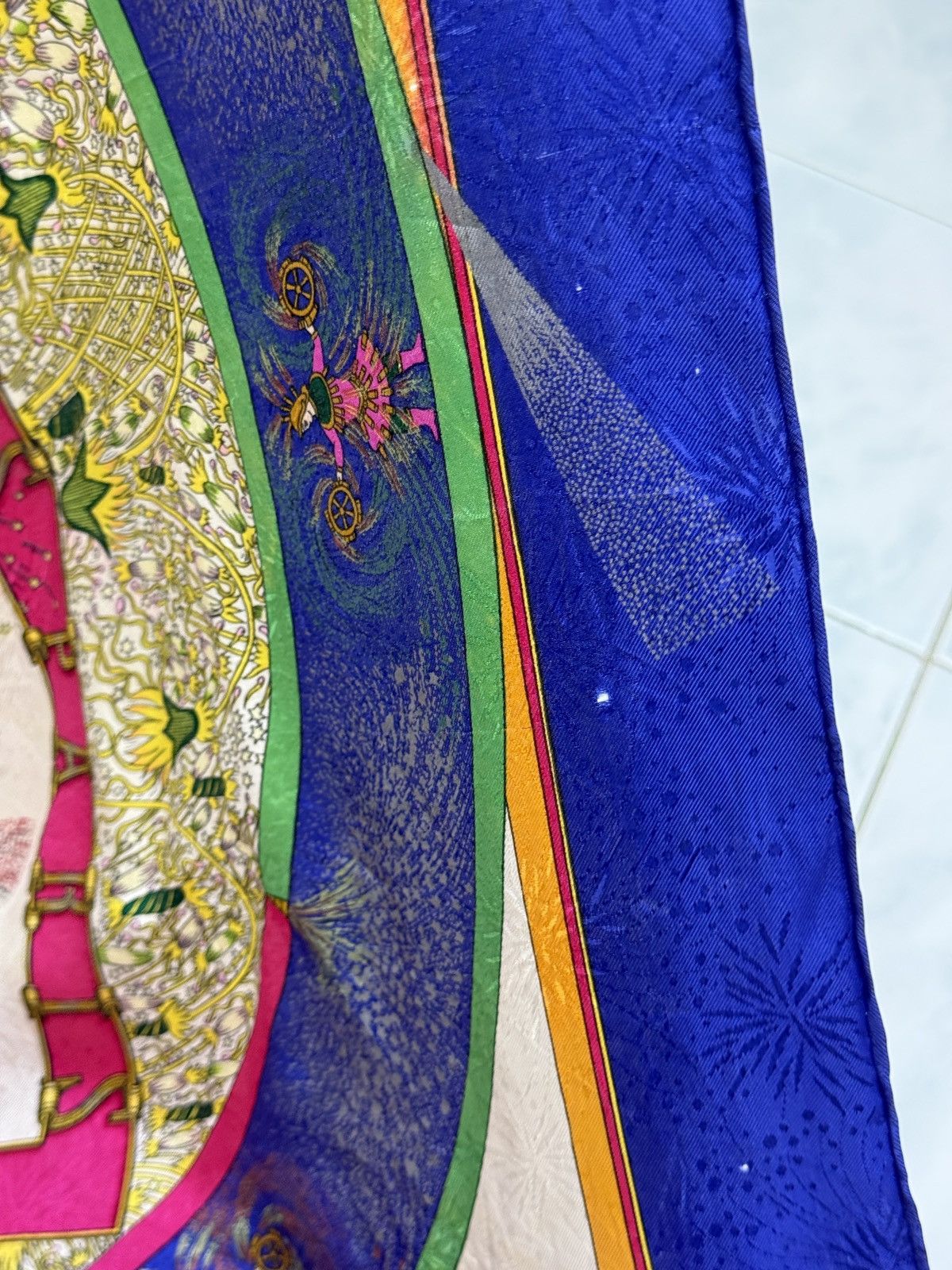 Hermes 🔥🔥🔥AUTHENTIC VINTAGE HERMES EQUESTRIAN SILK SCARF Size ONE SIZE - 17 Thumbnail