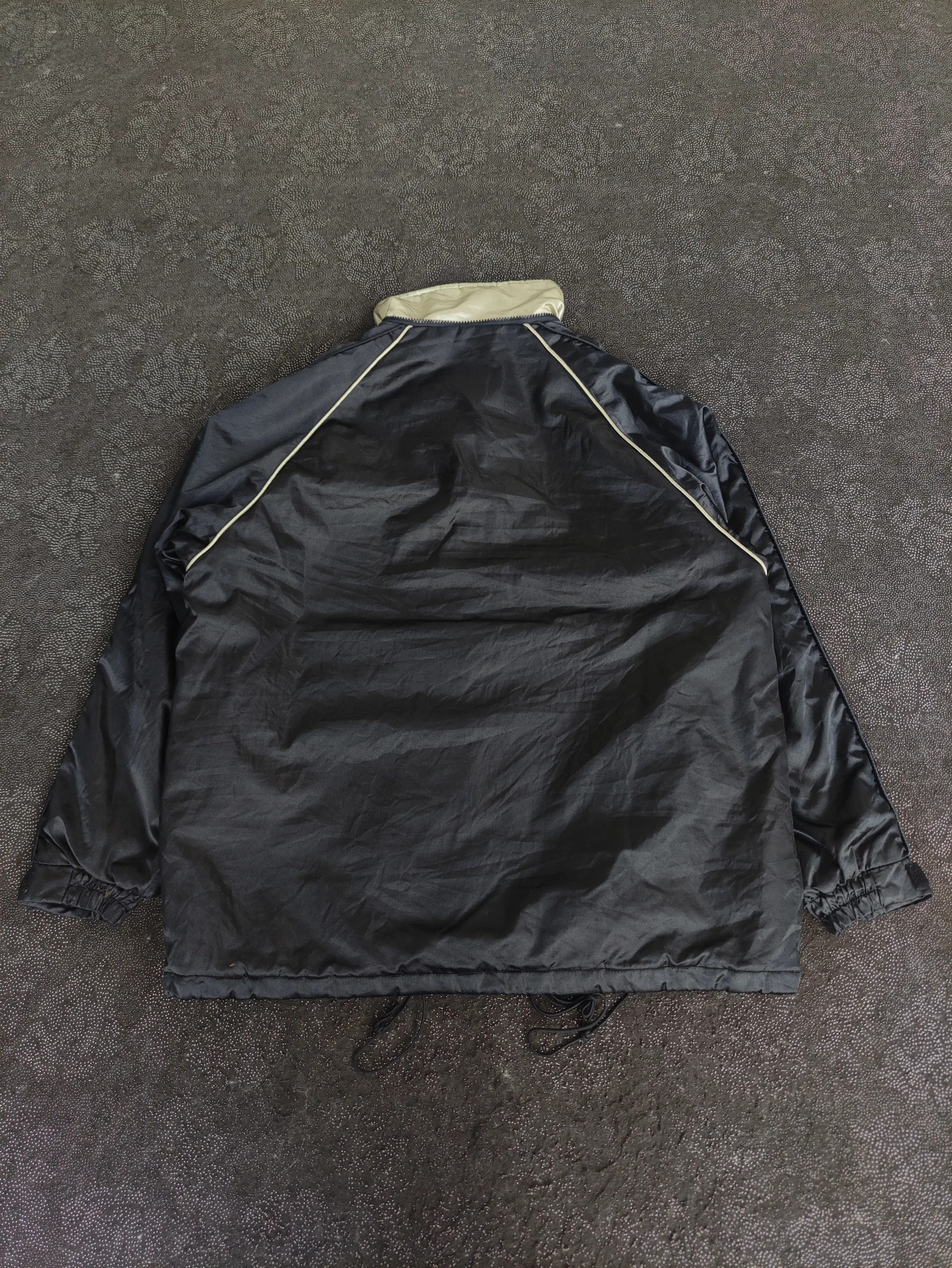 Asahi Vintage Asahi Soft Drinks Wonda Coffee Jacket J023 Size US XL / EU 56 / 4 - 15 Thumbnail