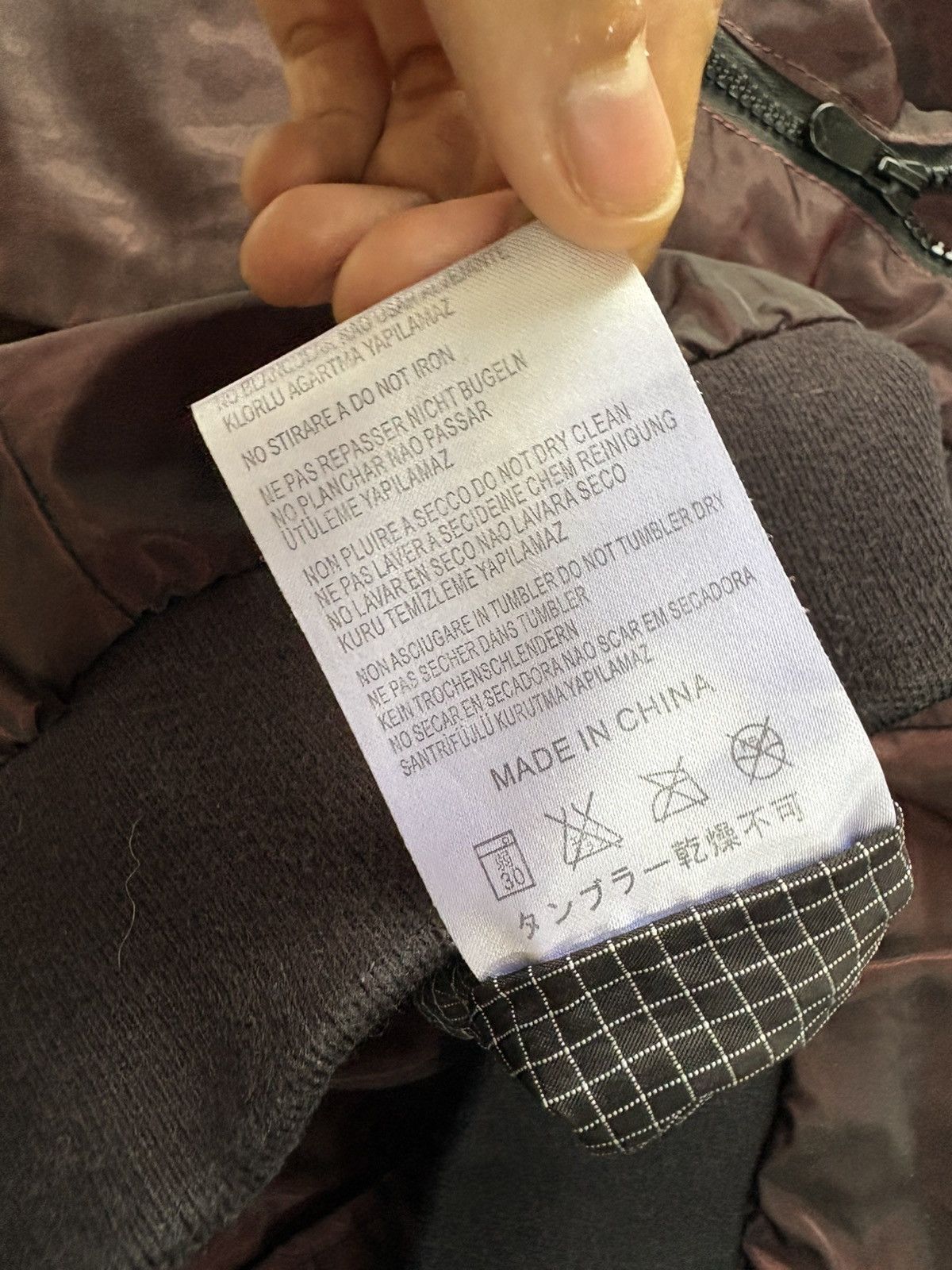 Le Grande Bleu (L.G.B.) Vintage Gordral Maroon Velvet Jacket Shiny Size US M / EU 48-50 / 2 - 17 Thumbnail
